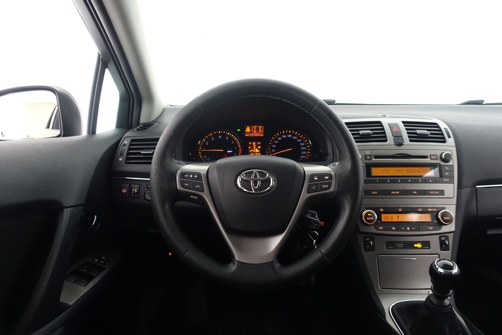Toyota Avensis 2011 1,6 Valvematic Sol Edition Wagon - | Suomi-auto | Lohkolämmitin + sisäp. | Vakionopeudensäädin | Huoltokirja | 2x renkaat |