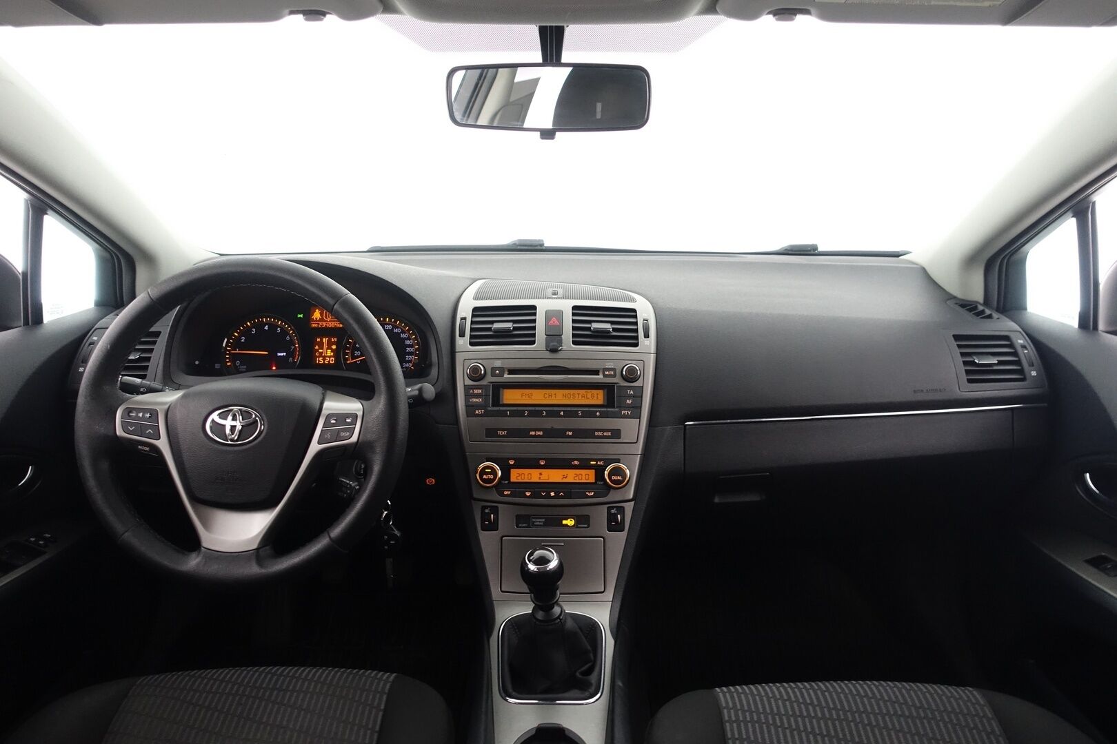 Toyota Avensis 2011 1,6 Valvematic Sol Edition Wagon - | Suomi-auto | Lohkolämmitin + sisäp. | Vakionopeudensäädin | Huoltokirja | 2x renkaat |
