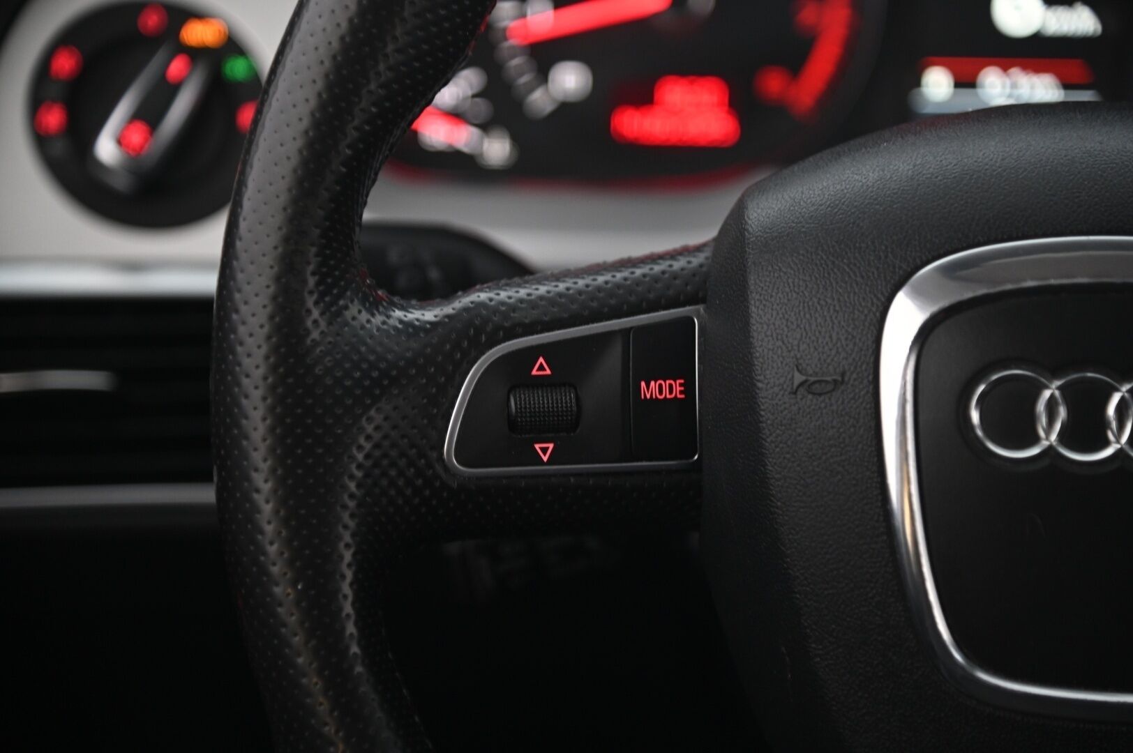 Audi A6 2011 Sedan S line Business 2,0 TFSI multitronic*Myydään Huutokaupat.com* - **MYYDÄÄN HUUTOKAUPAT.COM**