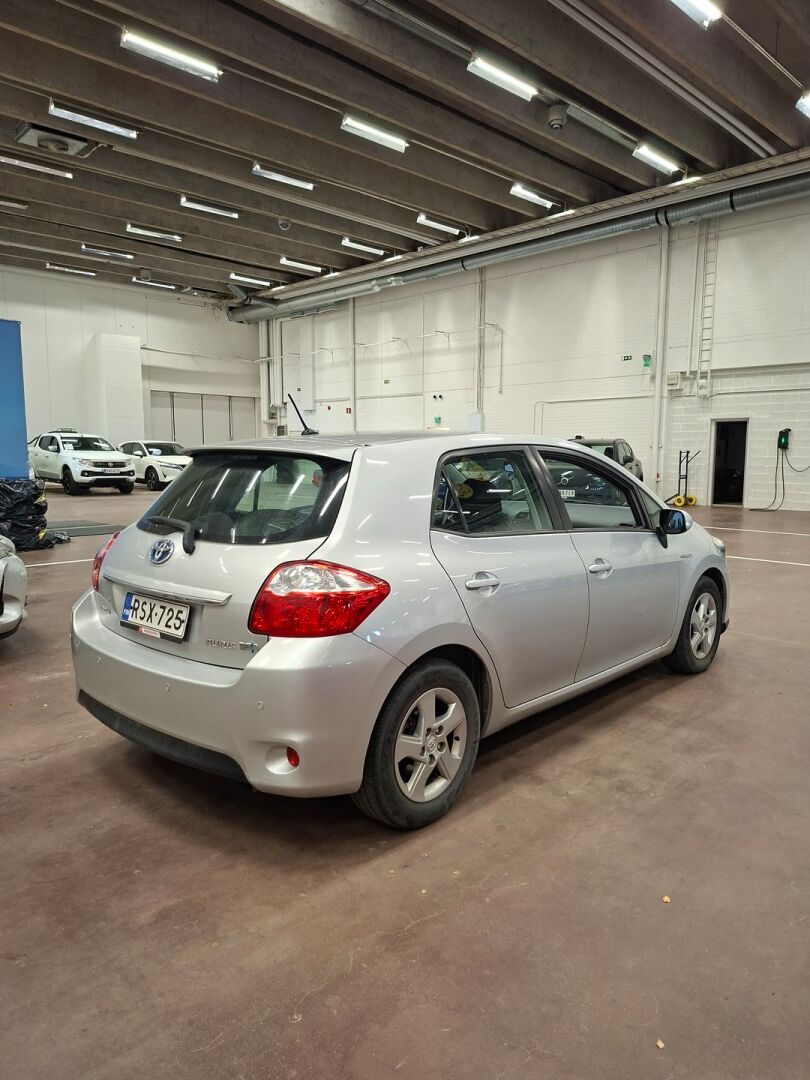 Toyota Auris 2011 1,8 HSD Linea Sol 5ov - | Juuri tullut | Kahdet renkaat alumiinivanteilla | Todella pieni kulutus | 