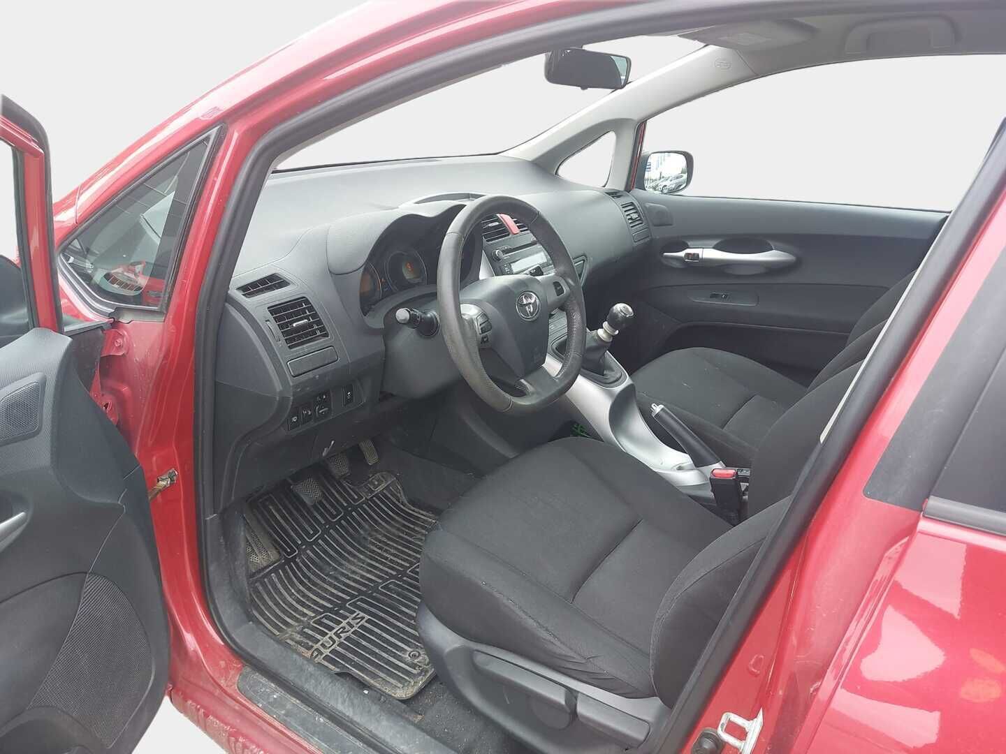 Toyota Auris 2010 1,6 Valvematic Linea Terra 5ov - Suomiauto | Lohko&Sisäpistoke | Vetokoukku | Penkinlämmittimet | 2x renkaat | Hiljattain huollettu | Juuri saapunut Tampereelle!