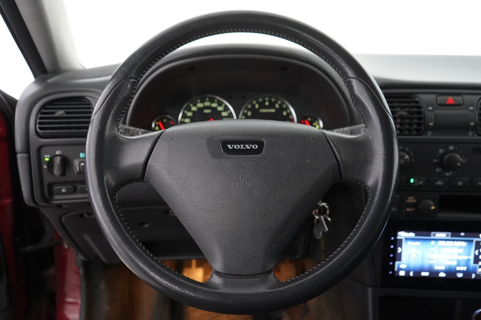 Volvo V40 2004 D V40 WAGON 2.0 *YritysOutlet - Myydään vain yrityksille* - Nahkapenkit / Ilmastointi / Kahdet renkaat / Suomi-auto
