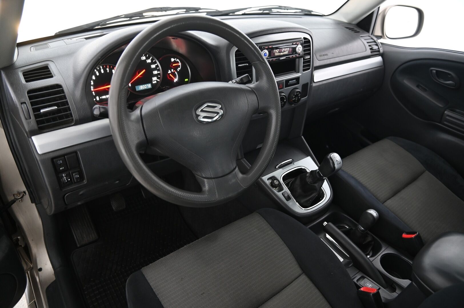 Suzuki Vitara 2005 3D GRAND VITARA STW 1.6 *YritysOutlet - Myydään vain yrityksille* - - YritysOutlet - Myydään vain yrityksille