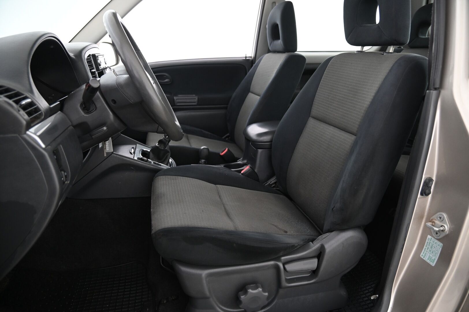 Suzuki Vitara 2005 3D GRAND VITARA STW 1.6 *YritysOutlet - Myydään vain yrityksille* - - YritysOutlet - Myydään vain yrityksille