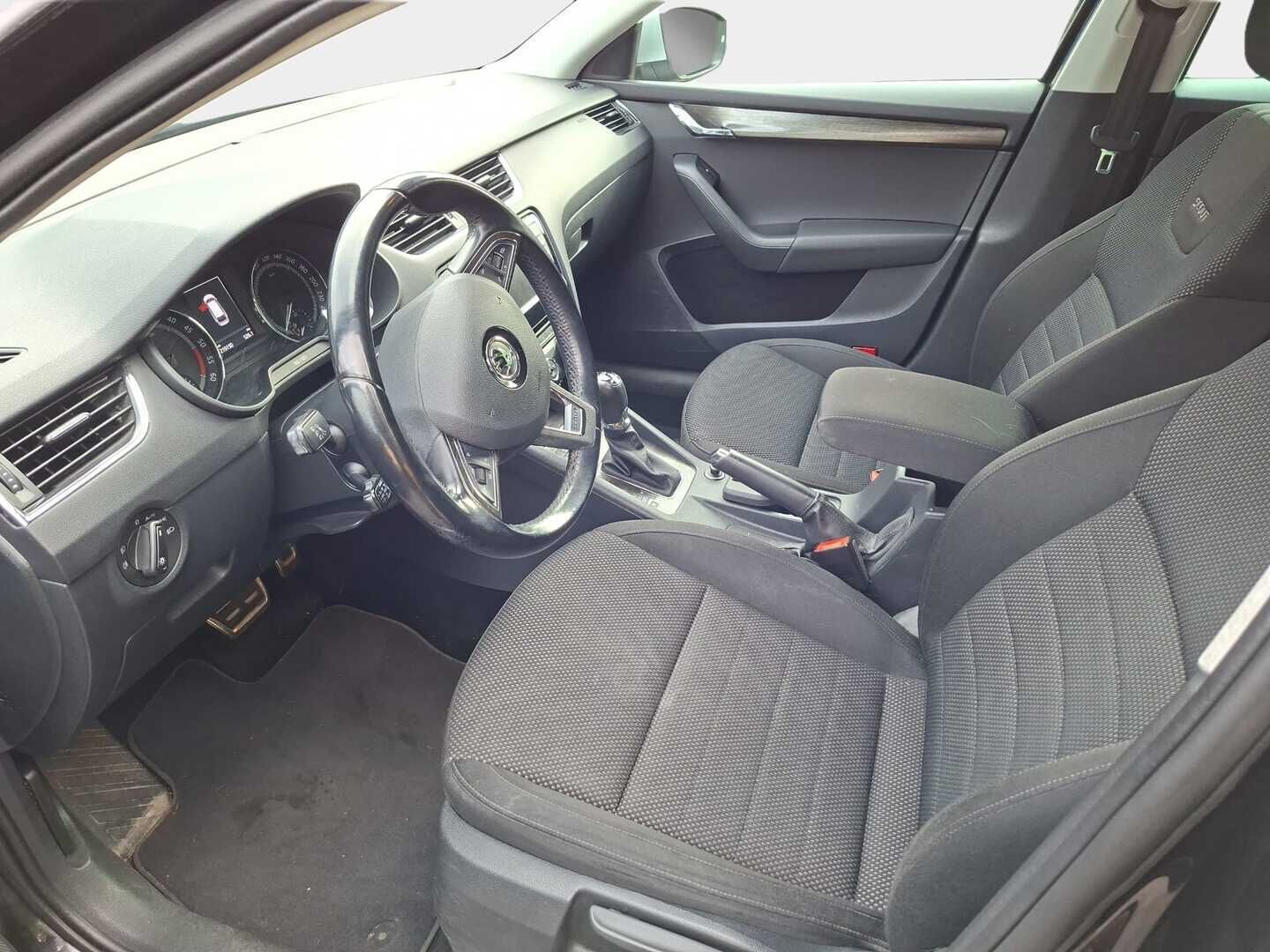 Skoda Octavia 2017 Combi 2,0 TDI 184 4x4 Scout DSG Autom. - |Ei adblue | Webasto | ACC | Tutkat | Keyless | Sähköluukku | 2x vanteet ja renkaat