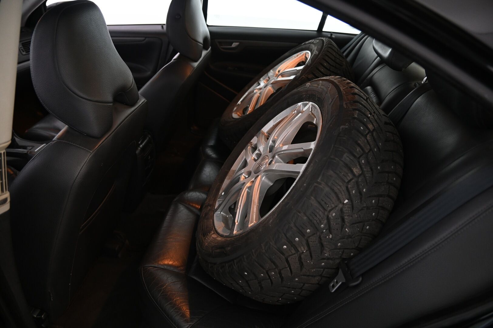 Volvo S60 2007 *Myydään Huutokaupat.com*