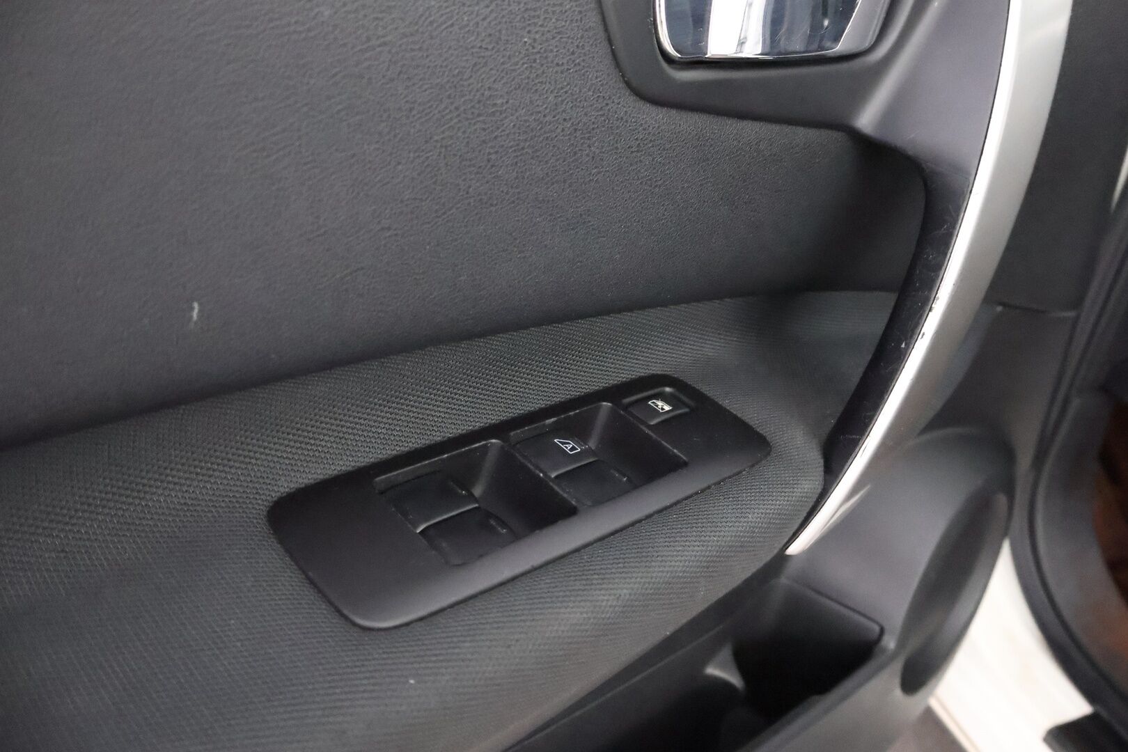 Nissan Qashqai+2 2011 1,6L Stop / Start System Acenta 2WD 5M/T MY11 - 7-Paikkainen / Suomiauto / Vakkari / Lohko & Sisäpistoke / Vetokoukku / Peruutustutka / 2x Fiksut renkaat aluvantein!