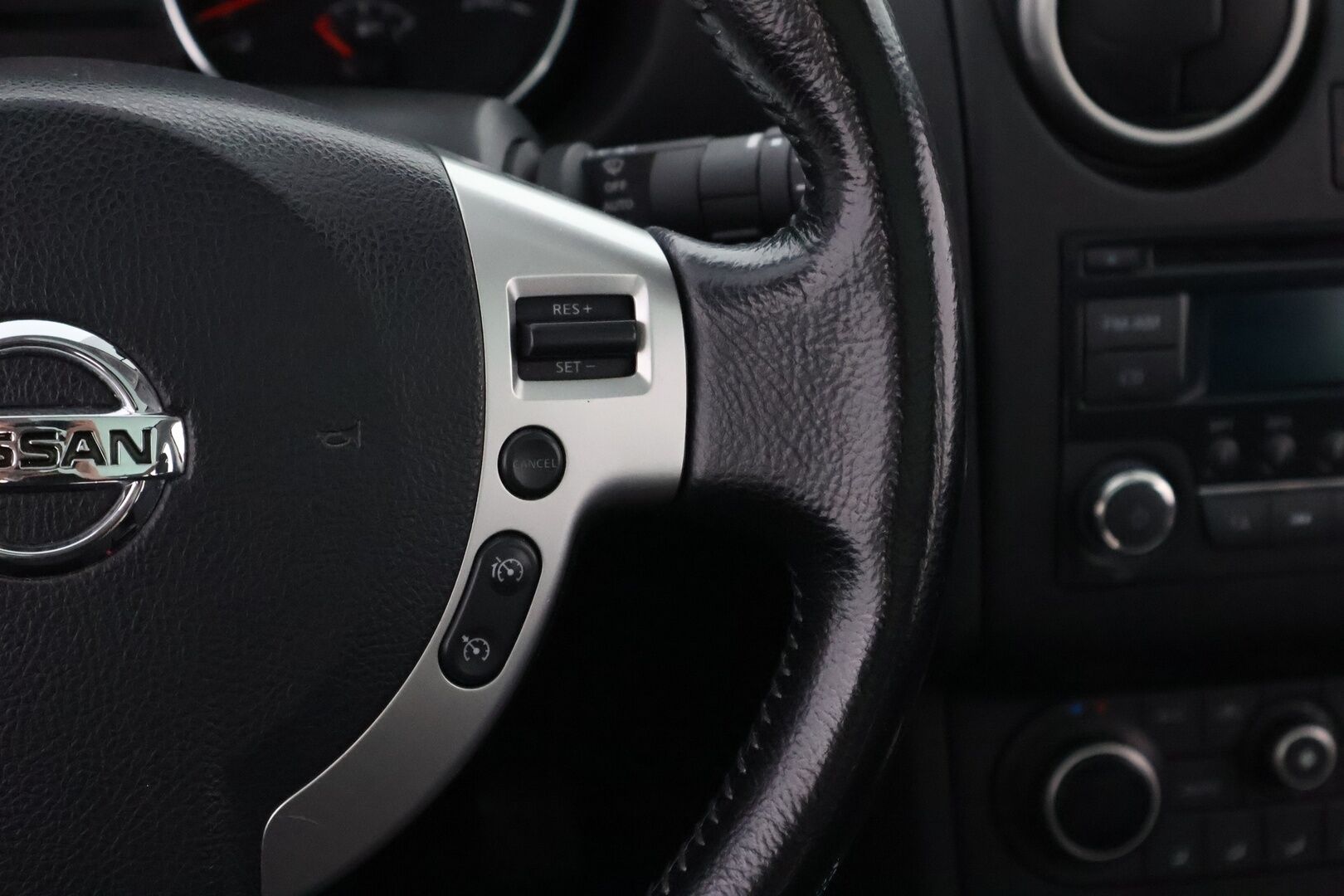 Nissan Qashqai+2 2011 1,6L Stop / Start System Acenta 2WD 5M/T MY11 - 7-Paikkainen / Suomiauto / Vakkari / Lohko & Sisäpistoke / Vetokoukku / Peruutustutka / 2x Fiksut renkaat aluvantein!