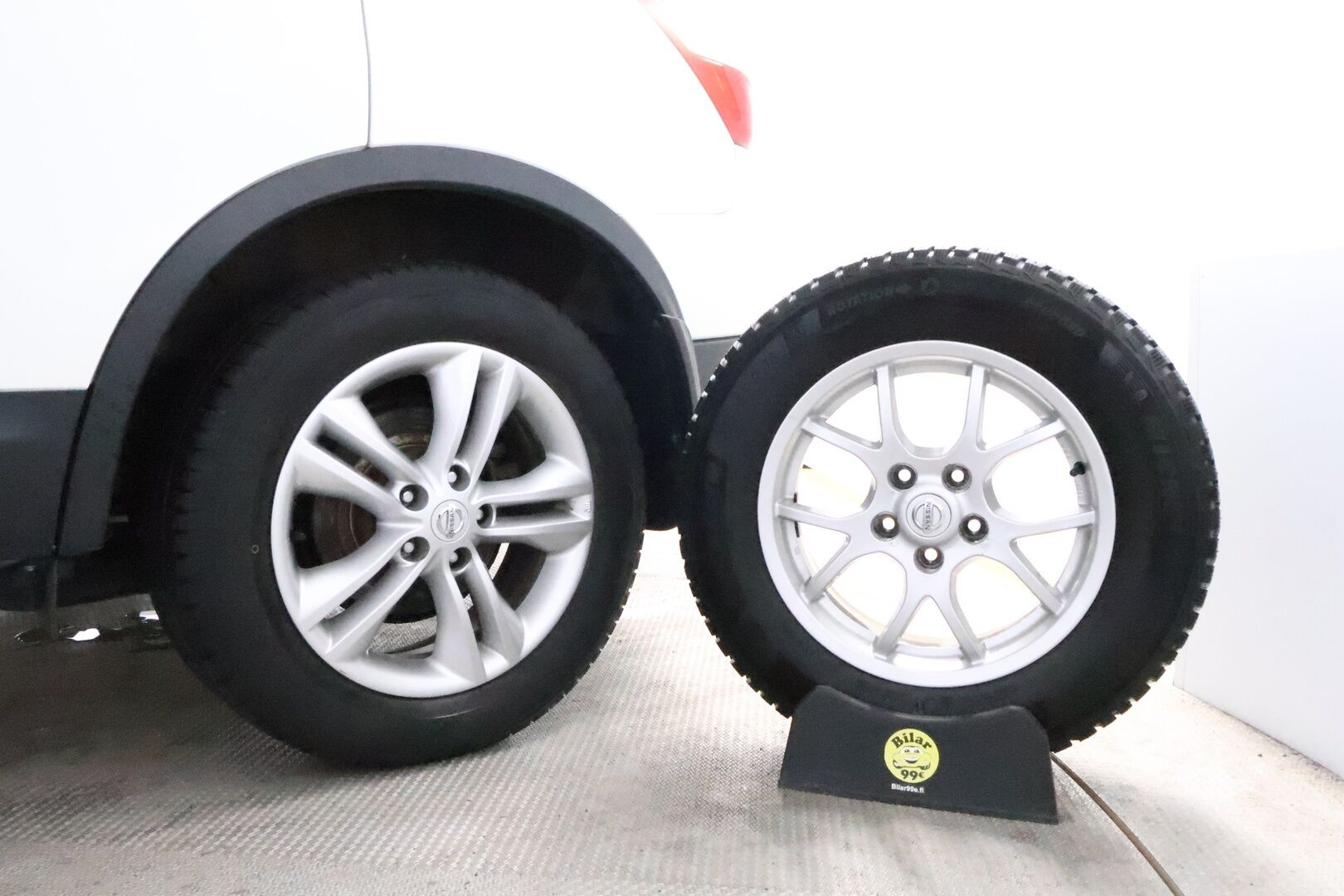 Nissan Qashqai+2 2011 1,6L Stop / Start System Acenta 2WD 5M/T MY11 - 7-Paikkainen / Suomiauto / Vakkari / Lohko & Sisäpistoke / Vetokoukku / Peruutustutka / 2x Fiksut renkaat aluvantein!
