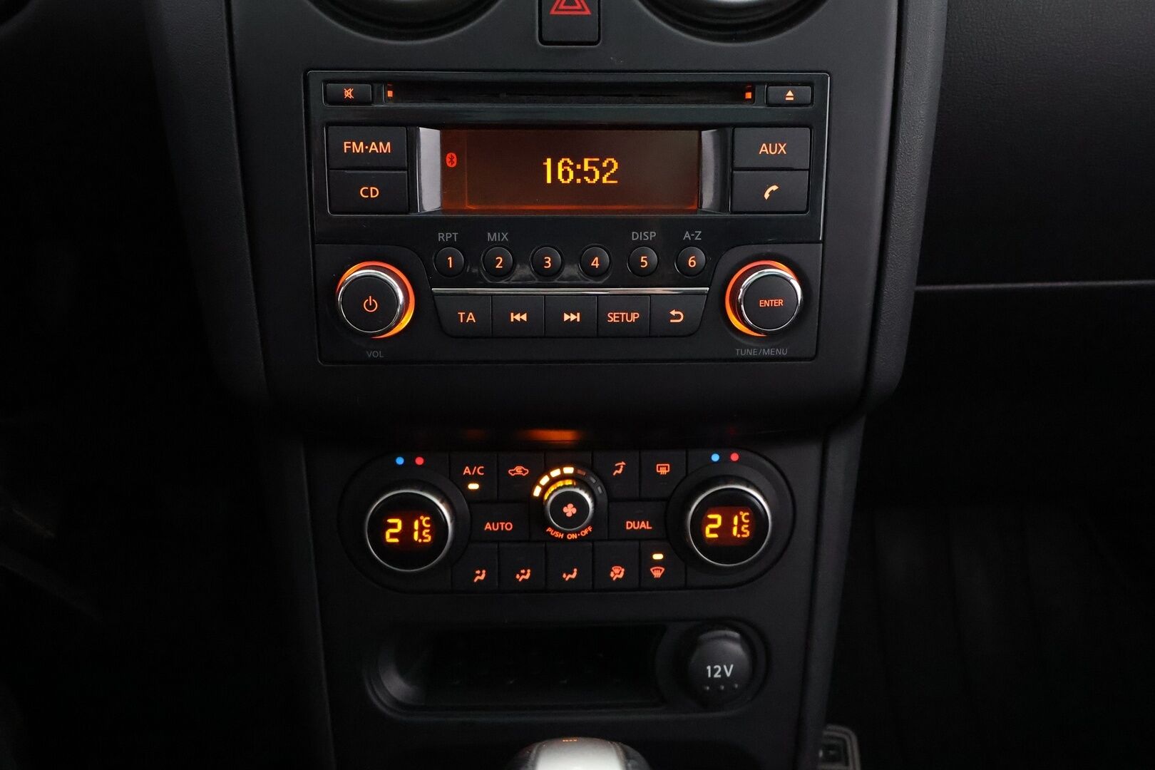 Nissan Qashqai+2 2011 1,6L Stop / Start System Acenta 2WD 5M/T MY11 - 7-Paikkainen / Suomiauto / Vakkari / Lohko & Sisäpistoke / Vetokoukku / Peruutustutka / 2x Fiksut renkaat aluvantein!