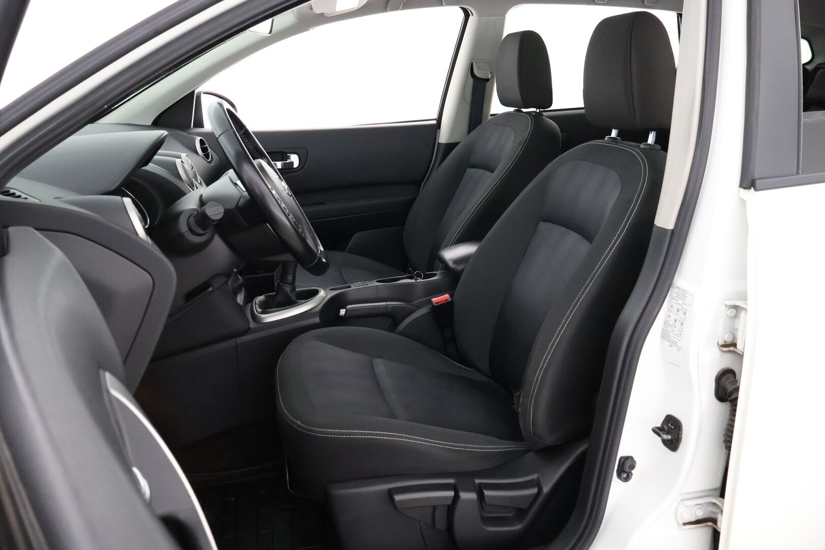 Nissan Qashqai+2 2011 1,6L Stop / Start System Acenta 2WD 5M/T MY11 - 7-Paikkainen / Suomiauto / Vakkari / Lohko & Sisäpistoke / Vetokoukku / Peruutustutka / 2x Fiksut renkaat aluvantein!