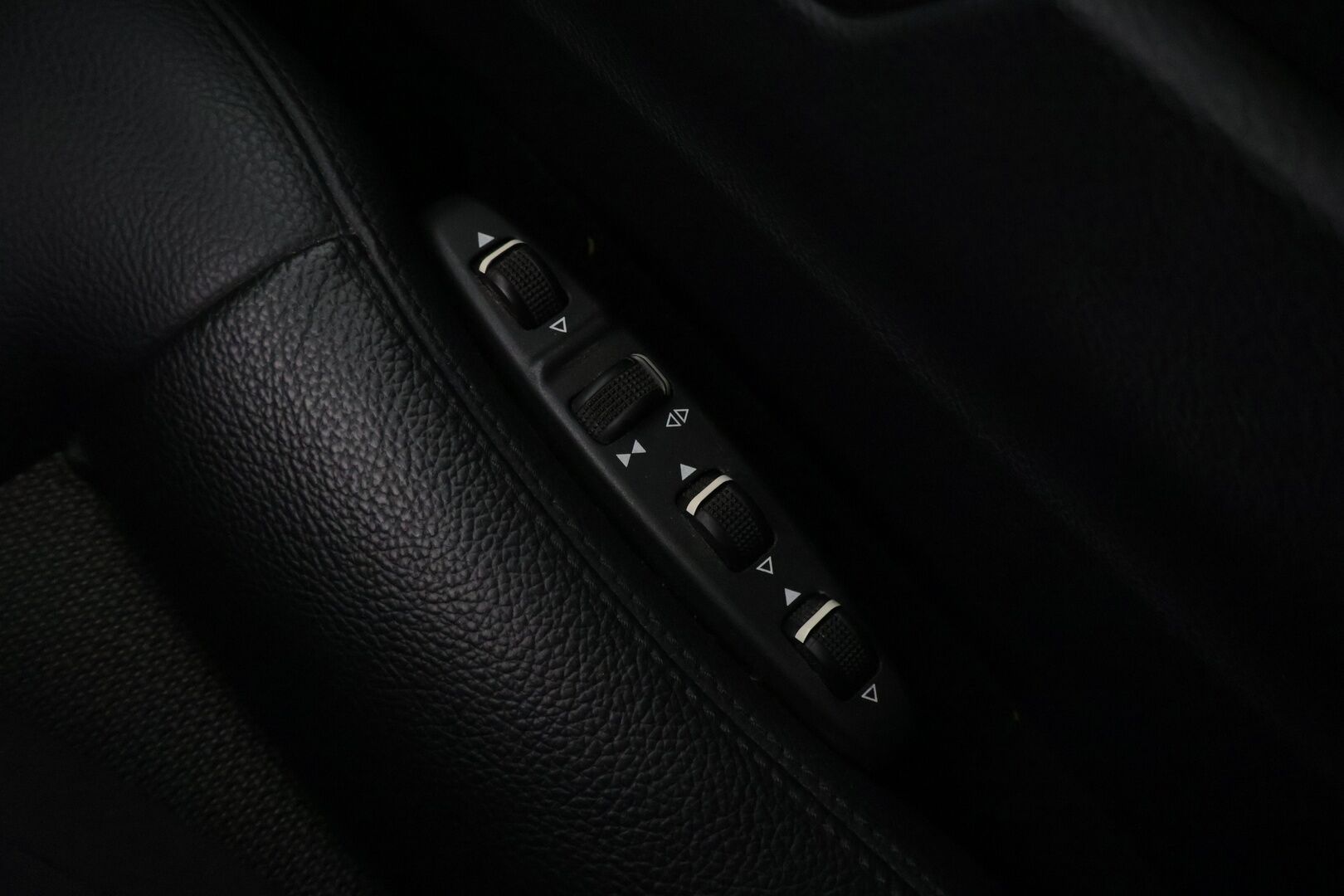Mercedes-Benz E 2011 250 CDI BE A Premium Business *Vakionopeudensäädin / Ambiet / Puolinahka / Led* - *Tyylikäs / Näyttävä / Edullinen*