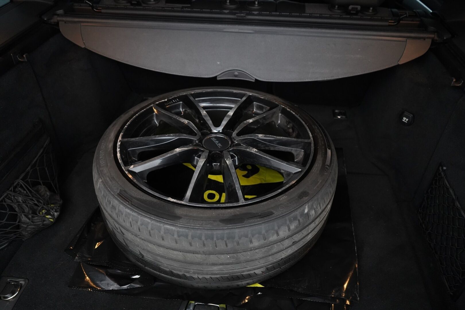 Mercedes-Benz C 2011 250 CDI BE T 4Matic A Premium Business *Harman & Kardon / Koukku / Puolinahka / Kattoluukku / Vakkari / Navi* - Juuri huollettu / Juuri katsastettu / Todella särmä huoltohistoria / Kahdet renkaat alumiinivantein - HULLU BLACKWEEK KORKOTARJOUS 2,49%