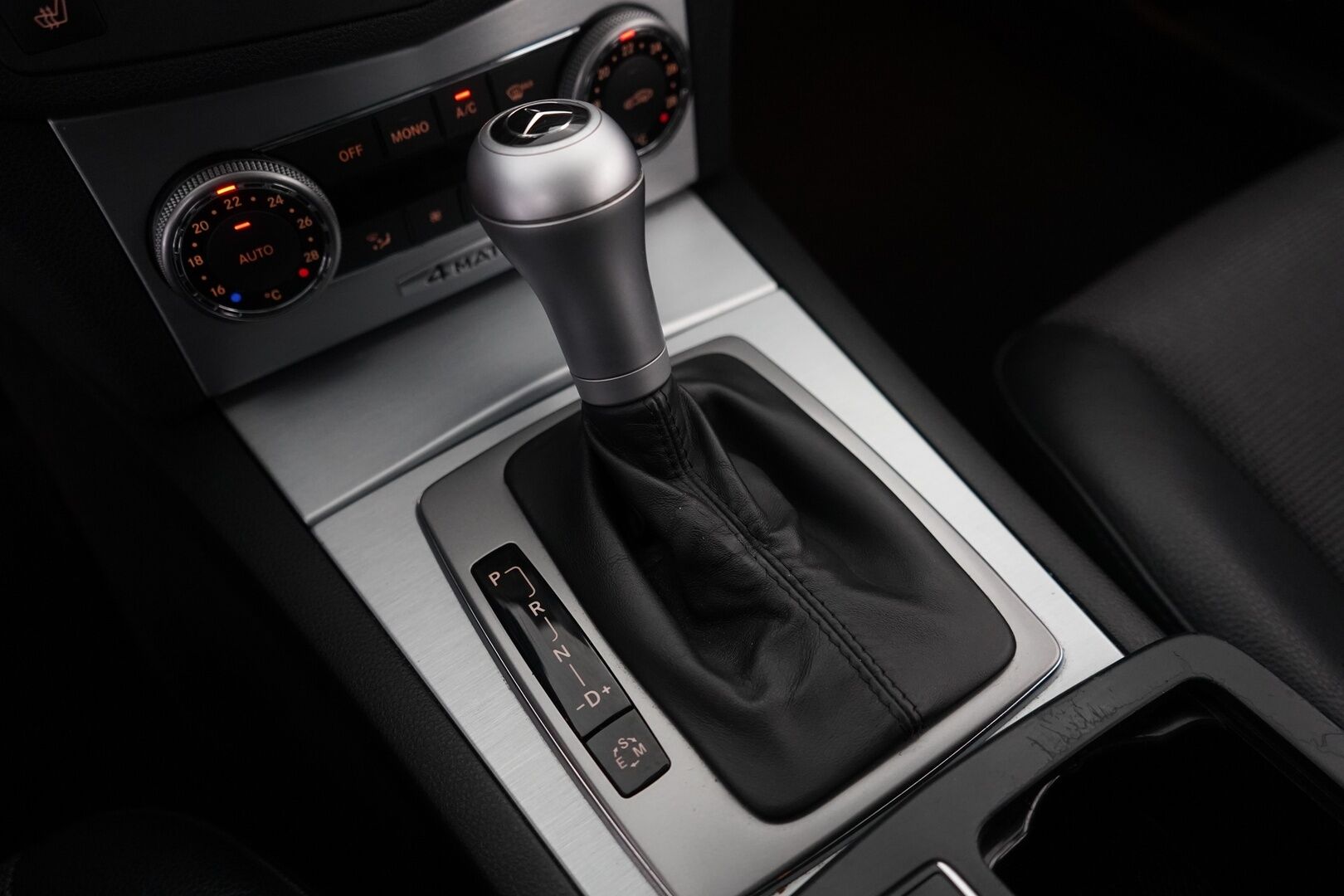 Mercedes-Benz C 2011 250 CDI BE T 4Matic A Premium Business *Harman & Kardon / Koukku / Puolinahka / Kattoluukku / Vakkari / Navi* - Juuri huollettu / Juuri katsastettu / Todella särmä huoltohistoria / Kahdet renkaat alumiinivantein - HULLU BLACKWEEK KORKOTARJOUS 2,49%