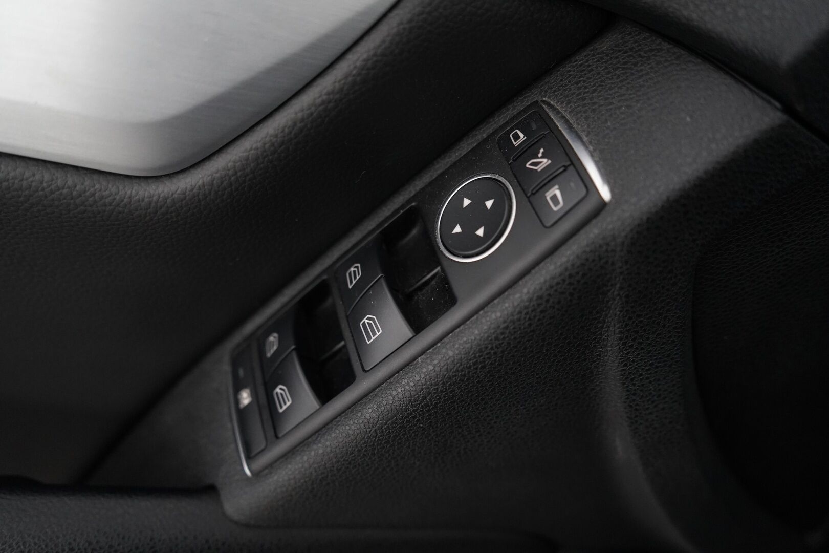 Mercedes-Benz C 2011 250 CDI BE T 4Matic A Premium Business *Harman & Kardon / Koukku / Puolinahka / Kattoluukku / Vakkari / Navi* - Juuri huollettu / Juuri katsastettu / Todella särmä huoltohistoria / Kahdet renkaat alumiinivantein - HULLU BLACKWEEK KORKOTARJOUS 2,49%