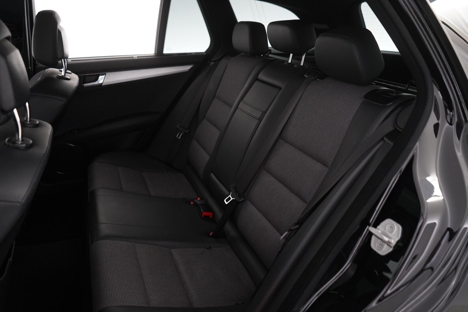 Mercedes-Benz C 2011 250 CDI BE T 4Matic A Premium Business *Harman & Kardon / Koukku / Puolinahka / Kattoluukku / Vakkari / Navi* - Juuri huollettu / Juuri katsastettu / Todella särmä huoltohistoria / Kahdet renkaat alumiinivantein - HULLU BLACKWEEK KORKOTARJOUS 2,49%