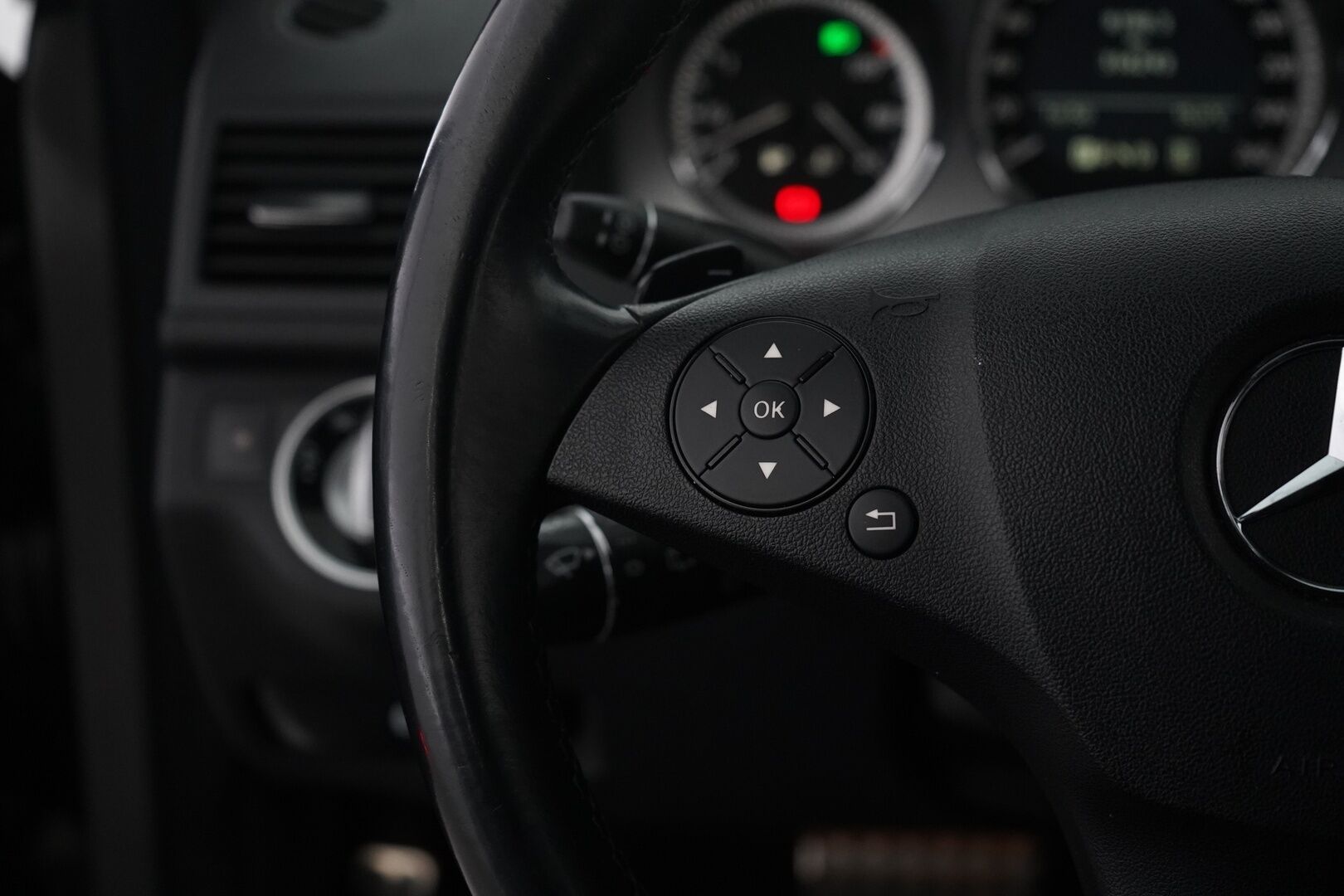 Mercedes-Benz C 2011 250 CDI BE T 4Matic A Premium Business *Harman & Kardon / Koukku / Puolinahka / Kattoluukku / Vakkari / Navi* - Juuri huollettu / Juuri katsastettu / Todella särmä huoltohistoria / Kahdet renkaat alumiinivantein - HULLU BLACKWEEK KORKOTARJOUS 2,49%