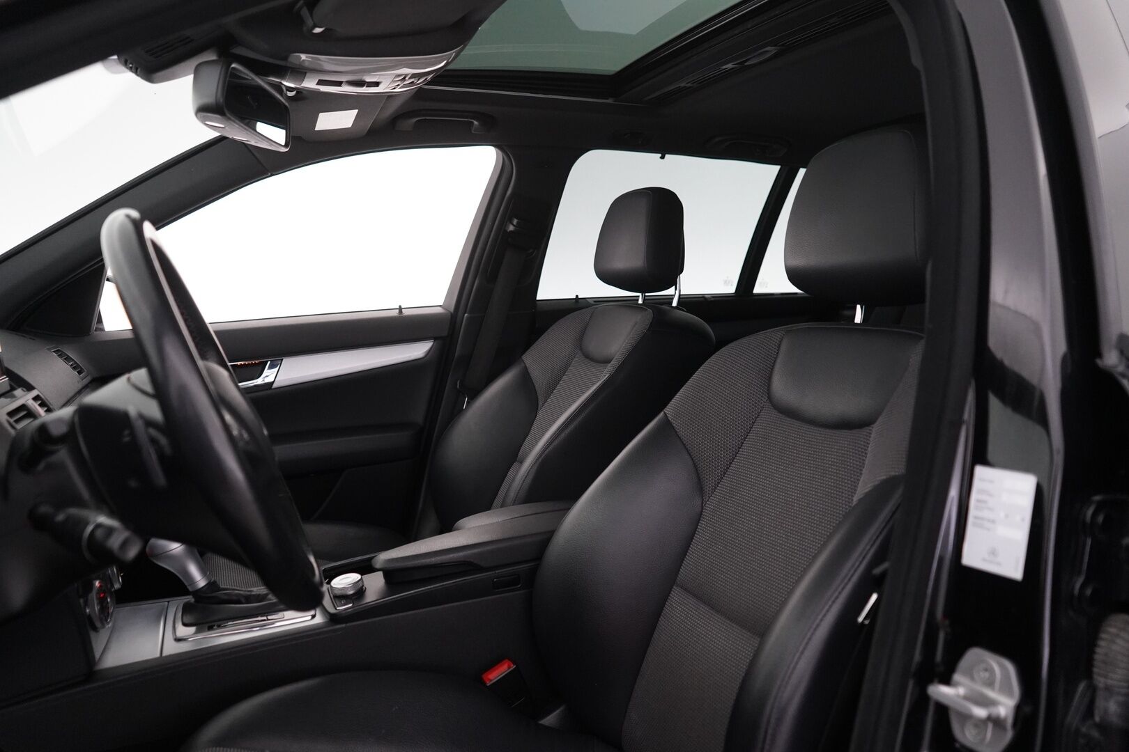 Mercedes-Benz C 2011 250 CDI BE T 4Matic A Premium Business *Harman & Kardon / Koukku / Puolinahka / Kattoluukku / Vakkari / Navi* - Juuri huollettu / Juuri katsastettu / Todella särmä huoltohistoria / Kahdet renkaat alumiinivantein - HULLU BLACKWEEK KORKOTARJOUS 2,49%