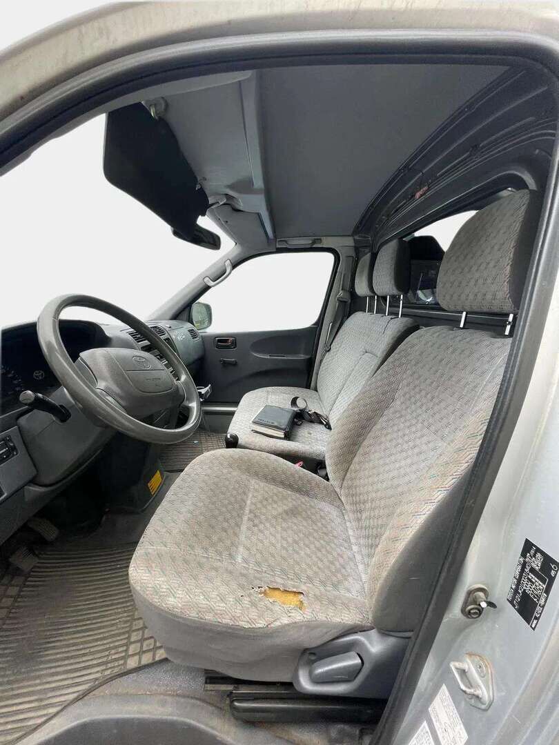 Toyota Hiace 2006 2,5 D-4D 90 4ov - | YritysOutlet - Myydään vain yrityksille | Hyvin huollettu | Halpa hinta |