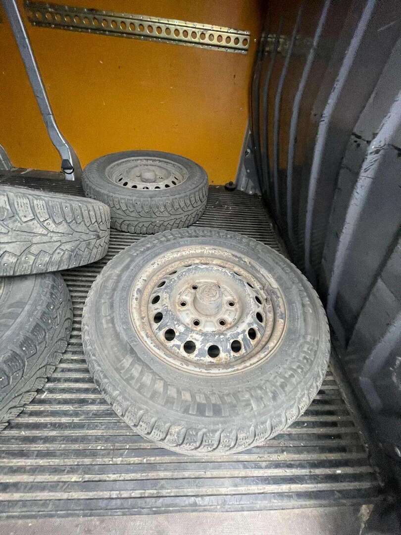 Toyota Hiace 2006 2,5 D-4D 90 4ov - | YritysOutlet - Myydään vain yrityksille | Hyvin huollettu | Halpa hinta |