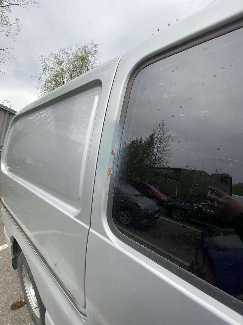 Toyota Hiace 2006 2,5 D-4D 90 4ov - | YritysOutlet - Myydään vain yrityksille | Hyvin huollettu | Halpa hinta |