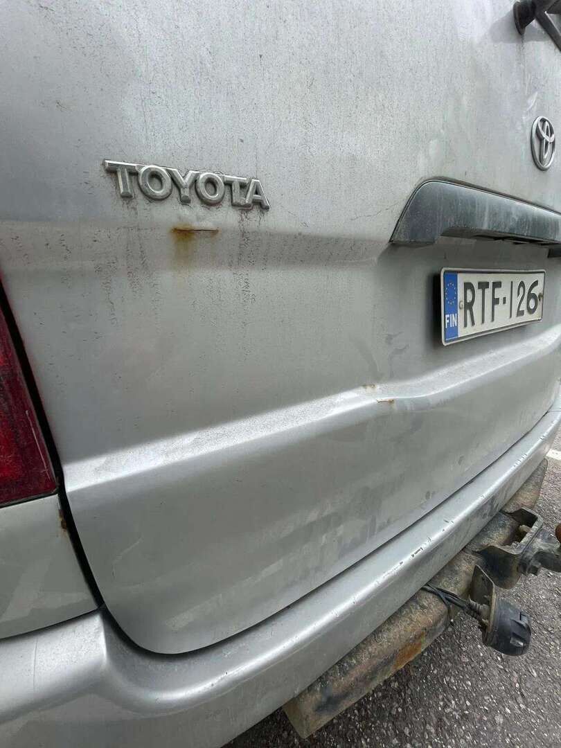 Toyota Hiace 2006 2,5 D-4D 90 4ov - | YritysOutlet - Myydään vain yrityksille | Hyvin huollettu | Halpa hinta |