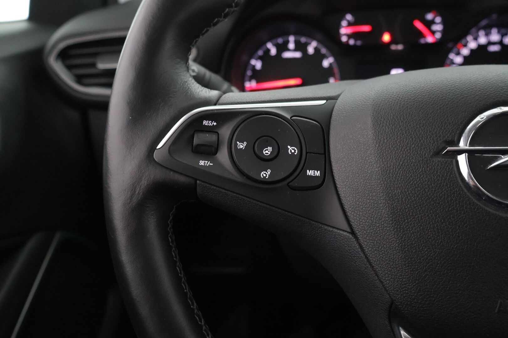 Opel Crossland X 2018 Enjoy 1,2 60 kW MT5 - *Suomi-auto / P-kamera / tutkat edessä ja takana / vakionopeudensäädin / ratin lämmitin / 2x renkaat*