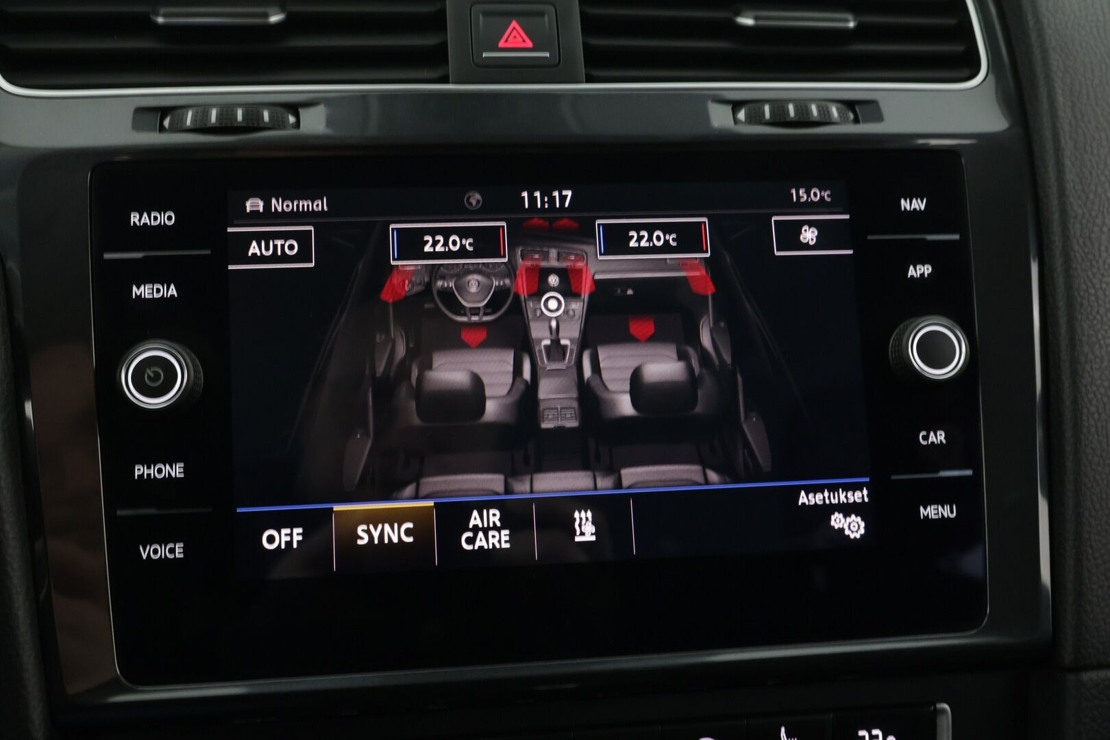 Volkswagen Golf 2017 Variant Alltrack 1,8 TSI 132 kW (180 hv) 4MOTION DSG-automaatti / Webasto / Koukku / Digimittaristo / P.Kamera / ACC - Juuri huollettu / Kahdet renkaat / Neliveto / 2x Avain