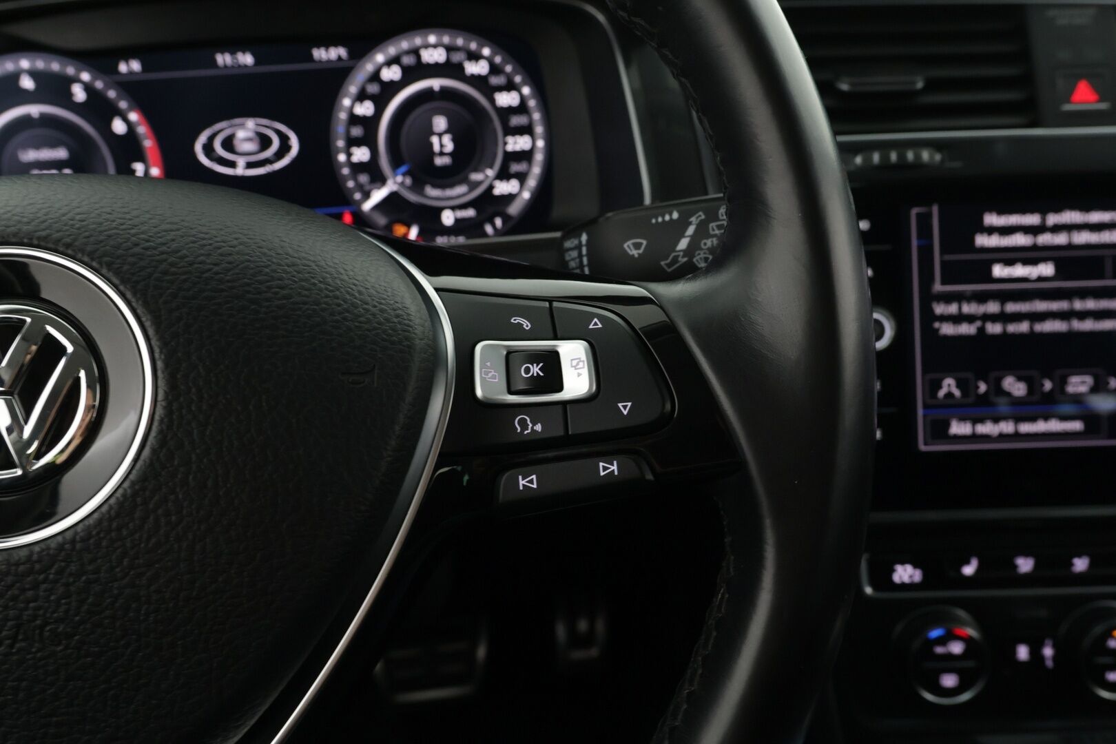 Volkswagen Golf 2017 Variant Alltrack 1,8 TSI 132 kW (180 hv) 4MOTION DSG-automaatti / Webasto / Koukku / Digimittaristo / P.Kamera / ACC - Juuri huollettu / Kahdet renkaat / Neliveto / 2x Avain