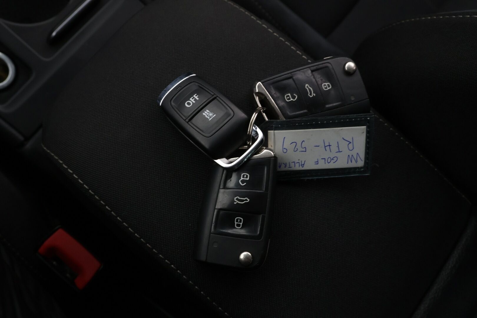 Volkswagen Golf 2017 Variant Alltrack 1,8 TSI 132 kW (180 hv) 4MOTION DSG-automaatti / Webasto / Koukku / Digimittaristo / P.Kamera / ACC - Juuri huollettu / Kahdet renkaat / Neliveto / 2x Avain