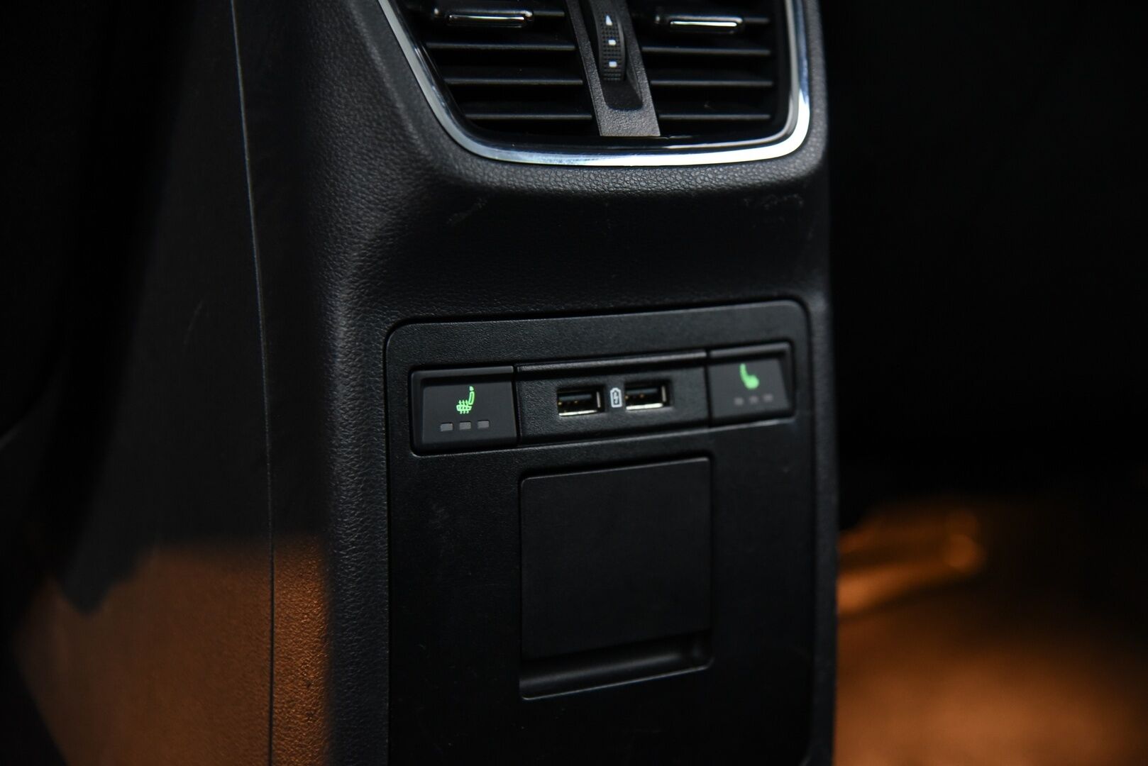 Skoda Octavia 2018 Combi 2,0 TDI 184 4x4 Scout DSG Aut. * Adapt. vak. / Webasto / Vetokoukku / P-Kamera / BLIS / Keyless / LED / Front Assist * - Suomi-Auto / Navi / Lämmitettävä tuulilasi - HULLUT AVAJAISHULINAT KORKOTARJOUS 3,29 %