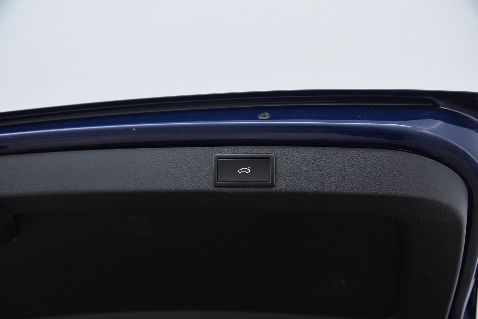 Skoda Octavia 2018 Combi 2,0 TDI 184 4x4 Scout DSG Aut. * Adapt. vak. / Webasto / Vetokoukku / P-Kamera / BLIS / Keyless / LED / Front Assist * - Suomi-Auto / Navi / Lämmitettävä tuulilasi - HULLUT AVAJAISHULINAT KORKOTARJOUS 3,29 %