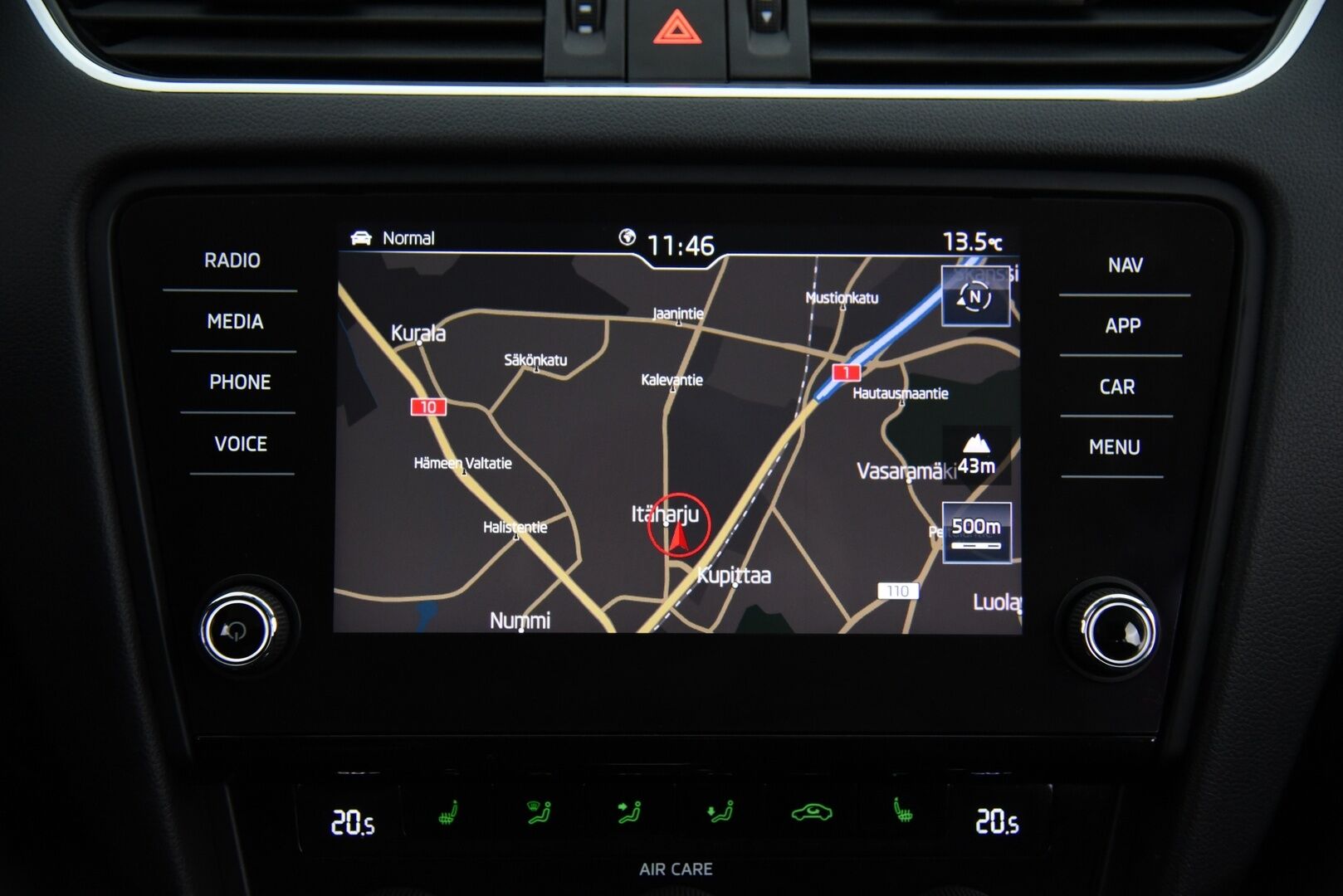 Skoda Octavia 2018 Combi 2,0 TDI 184 4x4 Scout DSG Aut. / Adapt. vak. / Webasto / Vetokoukku / P-Kamera / BLIS / Keyless / LED / Front Assist - Suomi-Auto / Navi / Lämmitettävä tuulilasi