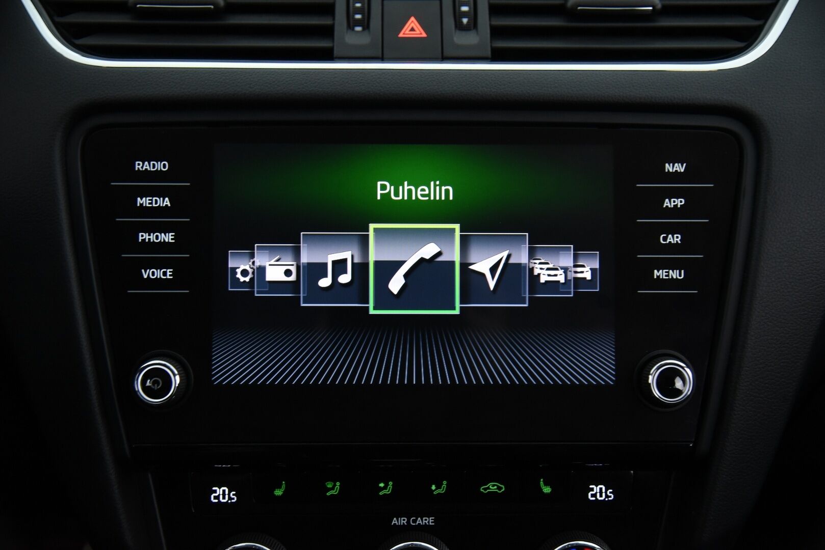 Skoda Octavia 2018 Combi 2,0 TDI 184 4x4 Scout DSG Aut. / Adapt. vak. / Webasto / Vetokoukku / P-Kamera / BLIS / Keyless / LED / Front Assist - Suomi-Auto / Navi / Lämmitettävä tuulilasi