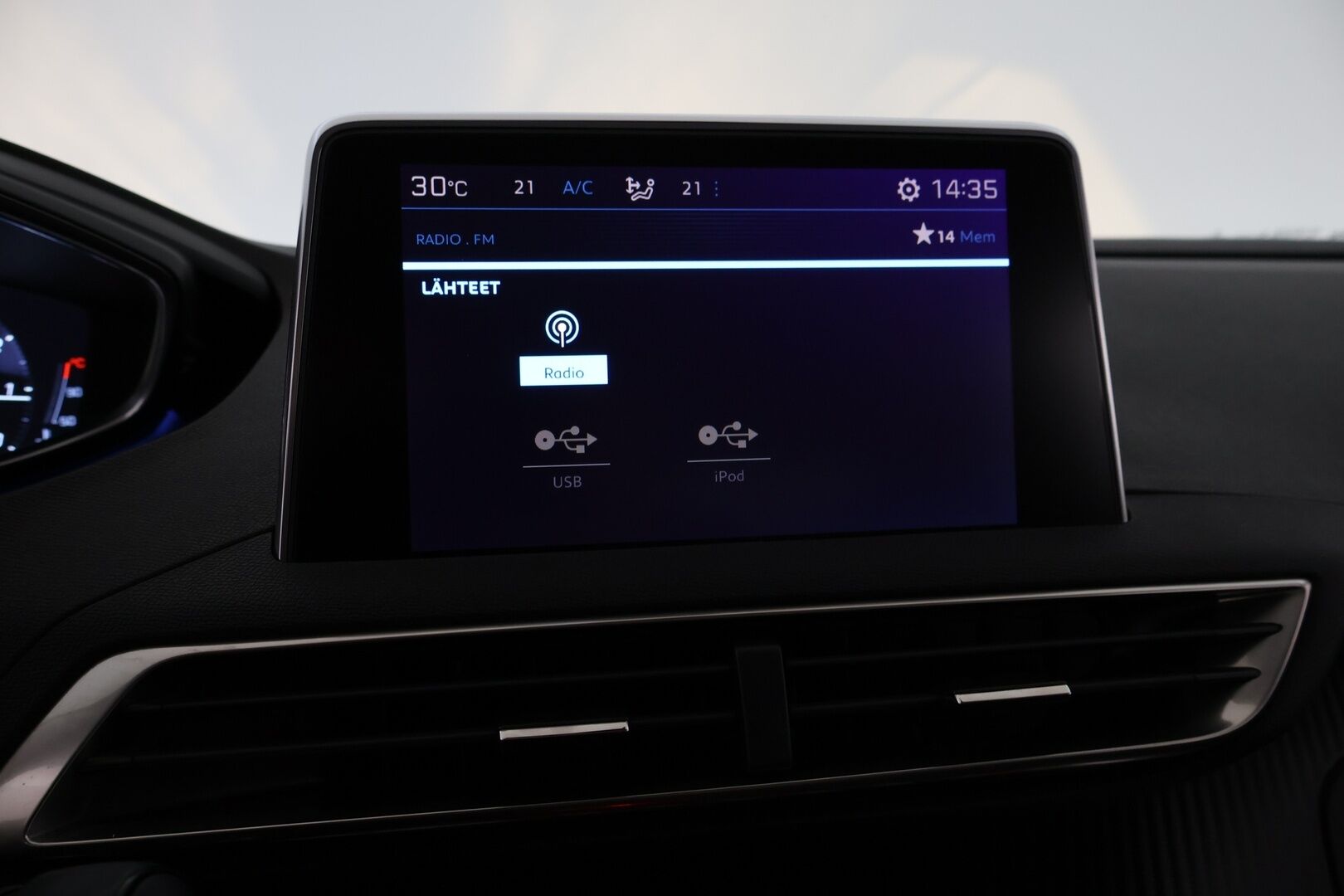 Peugeot 3008 2017 Active PureTech 130 - Suomiauto / Lohko & Sisäpistoke / Digimittari / Vakkari / Kaistavahti / Jakopää juuri tehty!