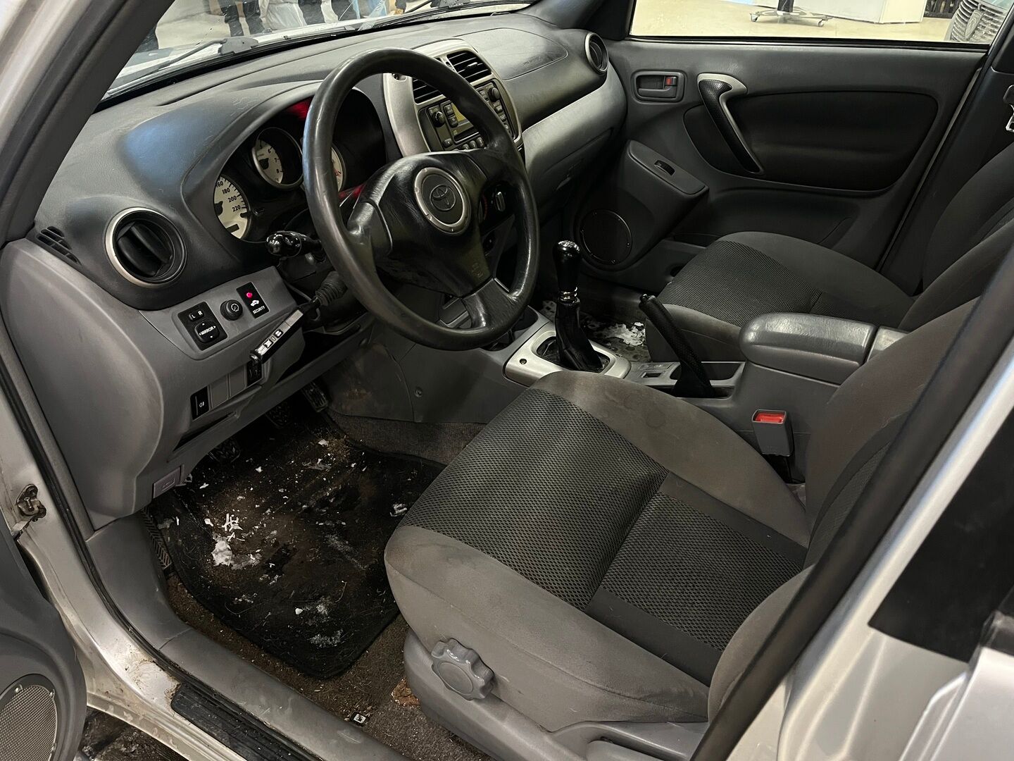 Toyota RAV4 2003 *Myydään Huutokaupat.com*