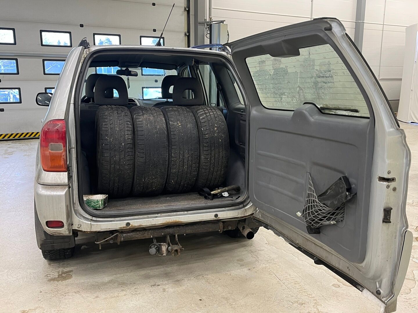 Toyota RAV4 2003 *Myydään Huutokaupat.com*