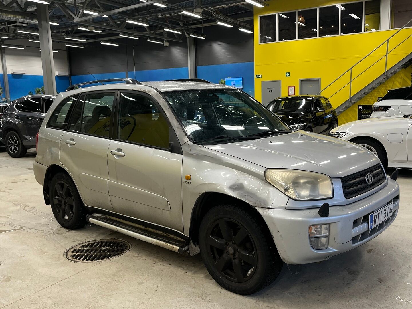 Toyota RAV4 2003 *Myydään Huutokaupat.com*