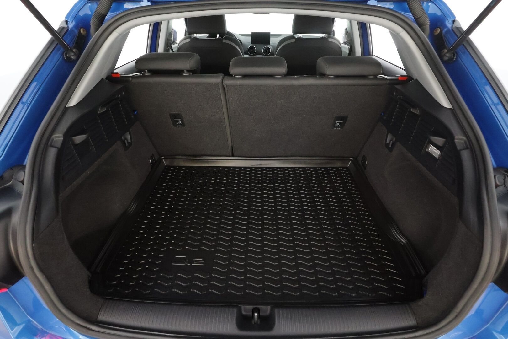 Audi Q2 2018 Business Sport Plus Edition 2,0 TDI 140 kW quattro S tronic * ACC / LED / P.tutka / Lohkolämmitin * - Koukku / Keyless / Suomi-auto / Kahdet renkaat