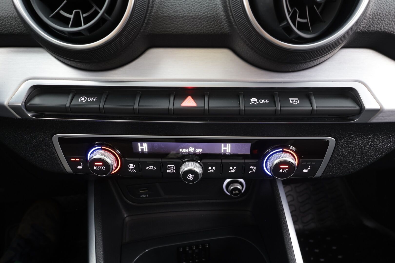 Audi Q2 2018 Business Sport Plus Edition 2,0 TDI 140 kW quattro S tronic * ACC / LED / P.tutka / Lohkolämmitin * - Koukku / Keyless / Suomi-auto / Kahdet renkaat