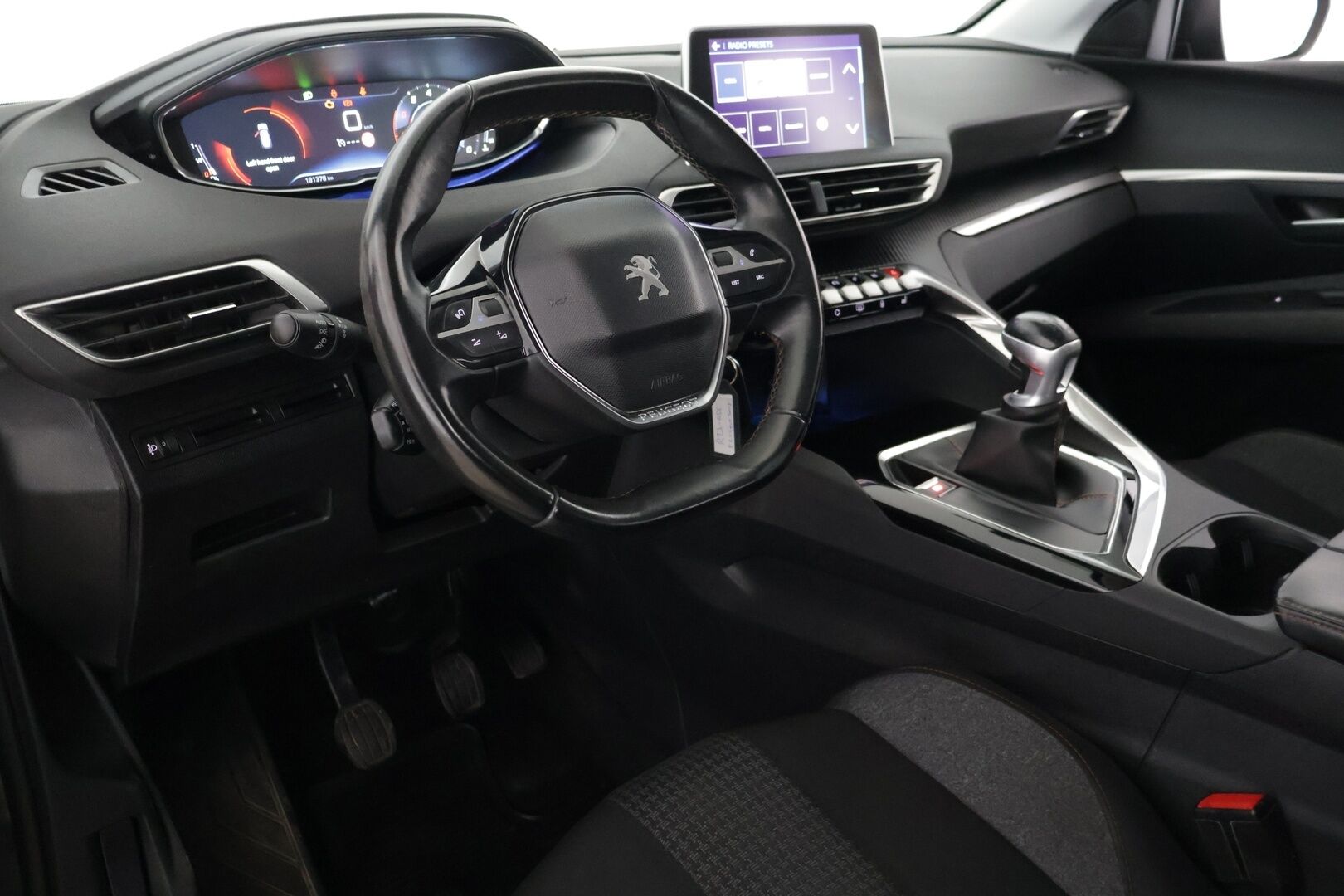 Peugeot 3008 2017 Active PureTech 130 **YritysOutlet - Myydään vain yrityksille *