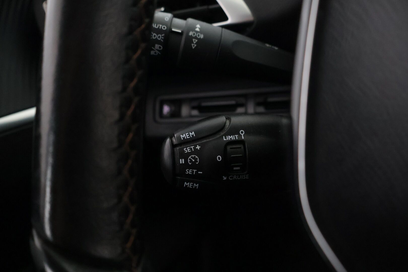 Peugeot 3008 2017 Active PureTech 130 **YritysOutlet - Myydään vain yrityksille *