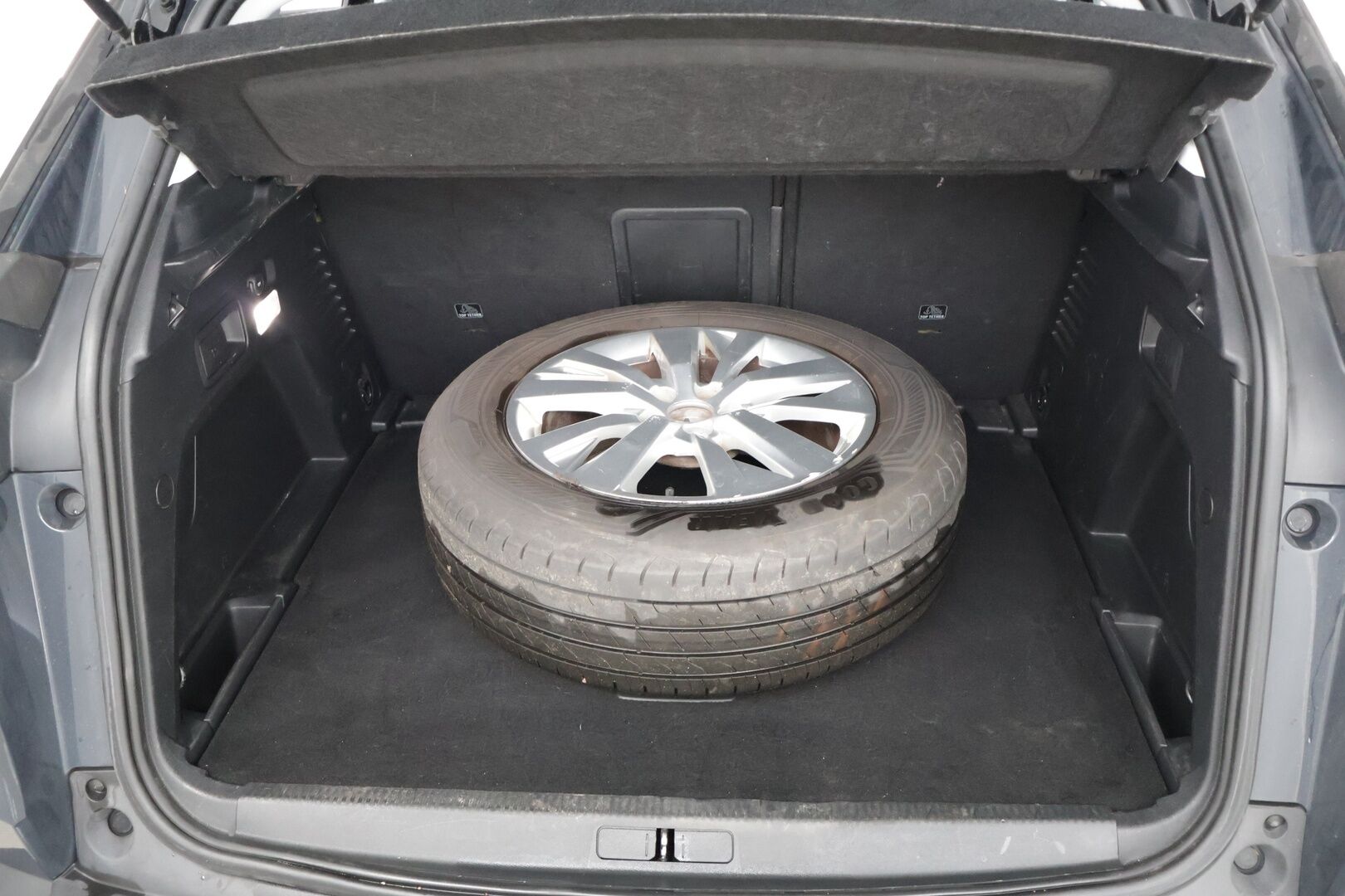 Peugeot 3008 2017 Active PureTech 130 **YritysOutlet - Myydään vain yrityksille *