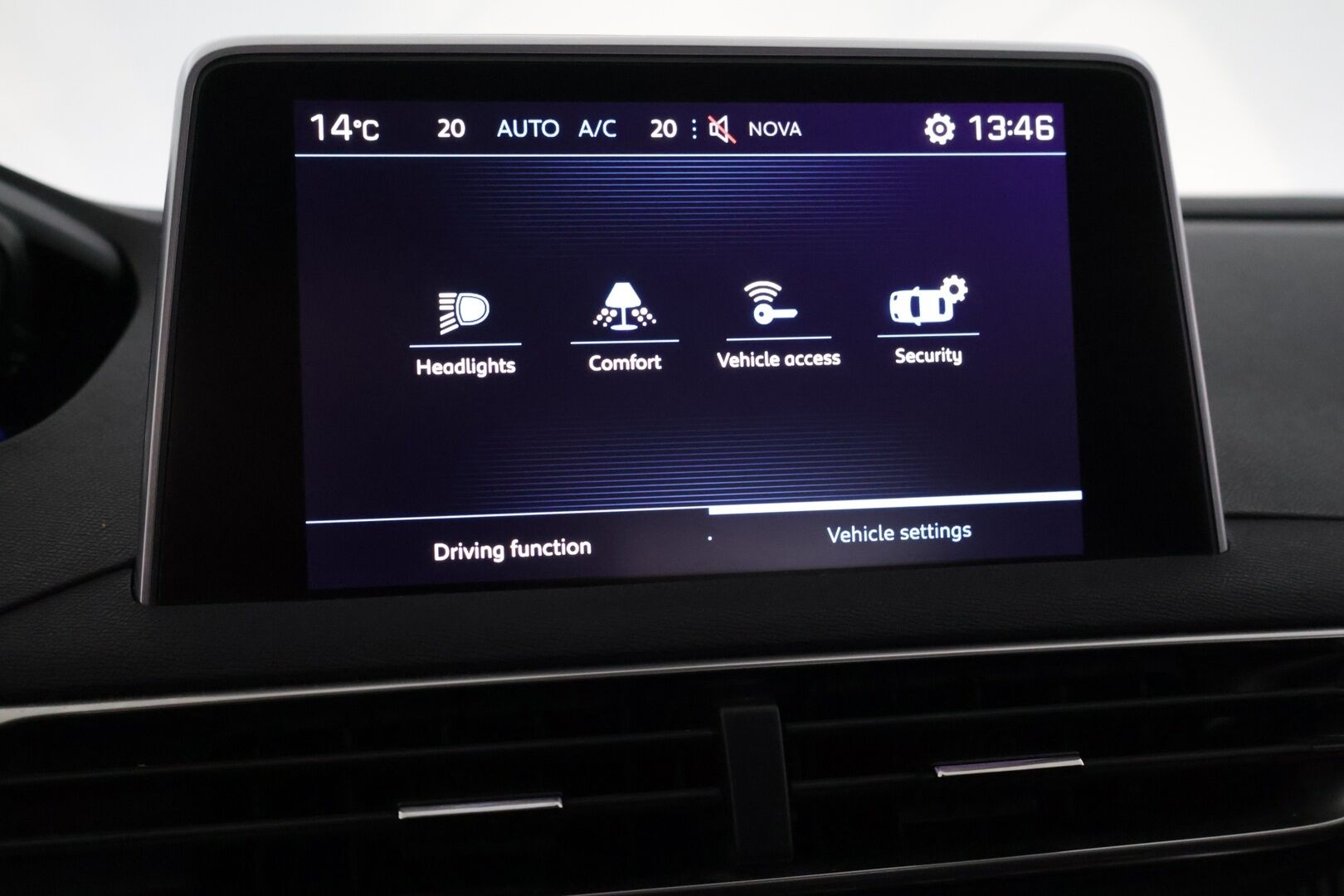 Peugeot 3008 2017 Active PureTech 130 **YritysOutlet - Myydään vain yrityksille *