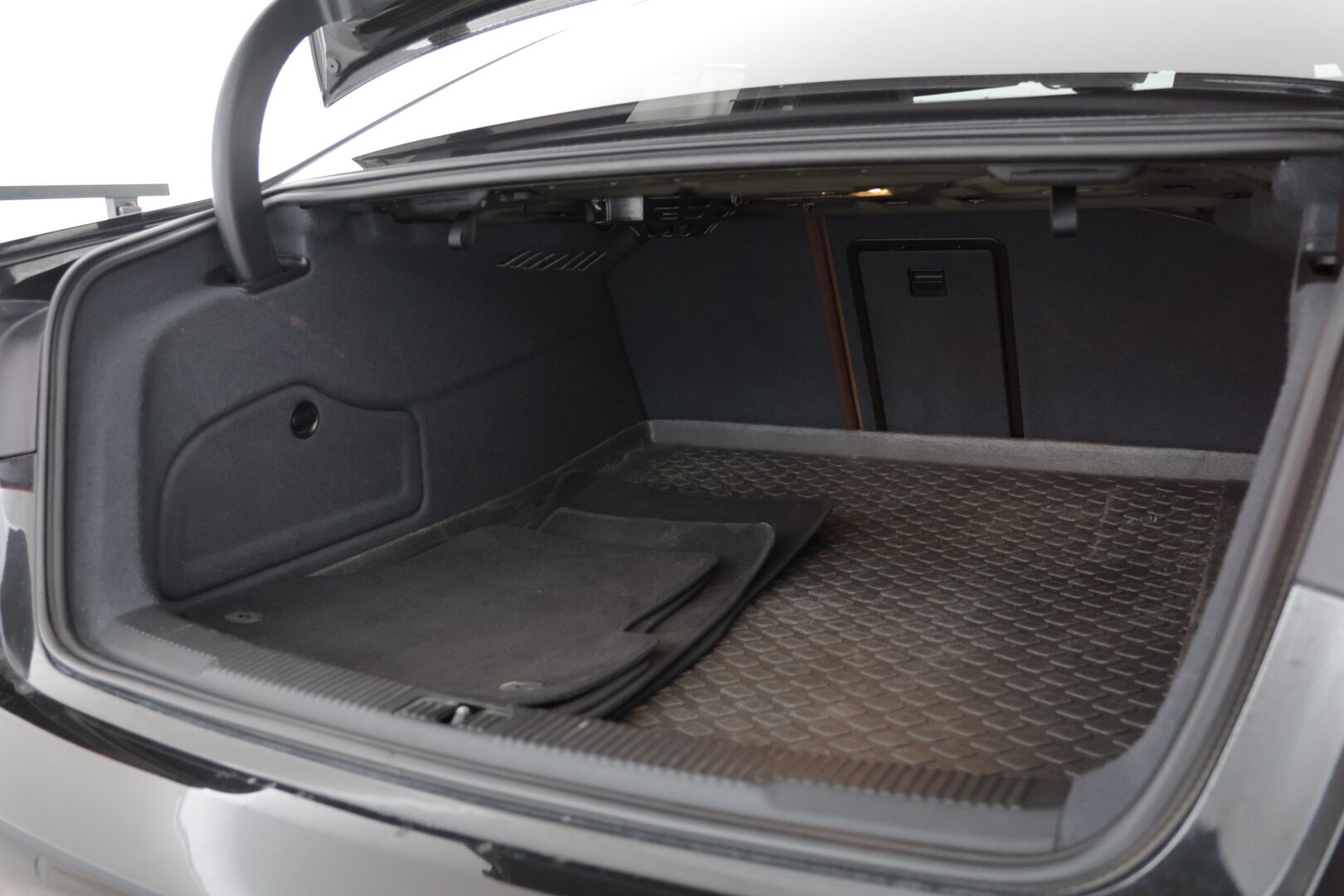 Audi A6 2014 Sedan 3,0 V6 TDI 150 kW quattro S tronic Start-Stop / Ilma-alusta / ACC / Urheilusituimet sähköllä / S-Line - Juuri saapunut / Neliveto / Nahkasisusta / 