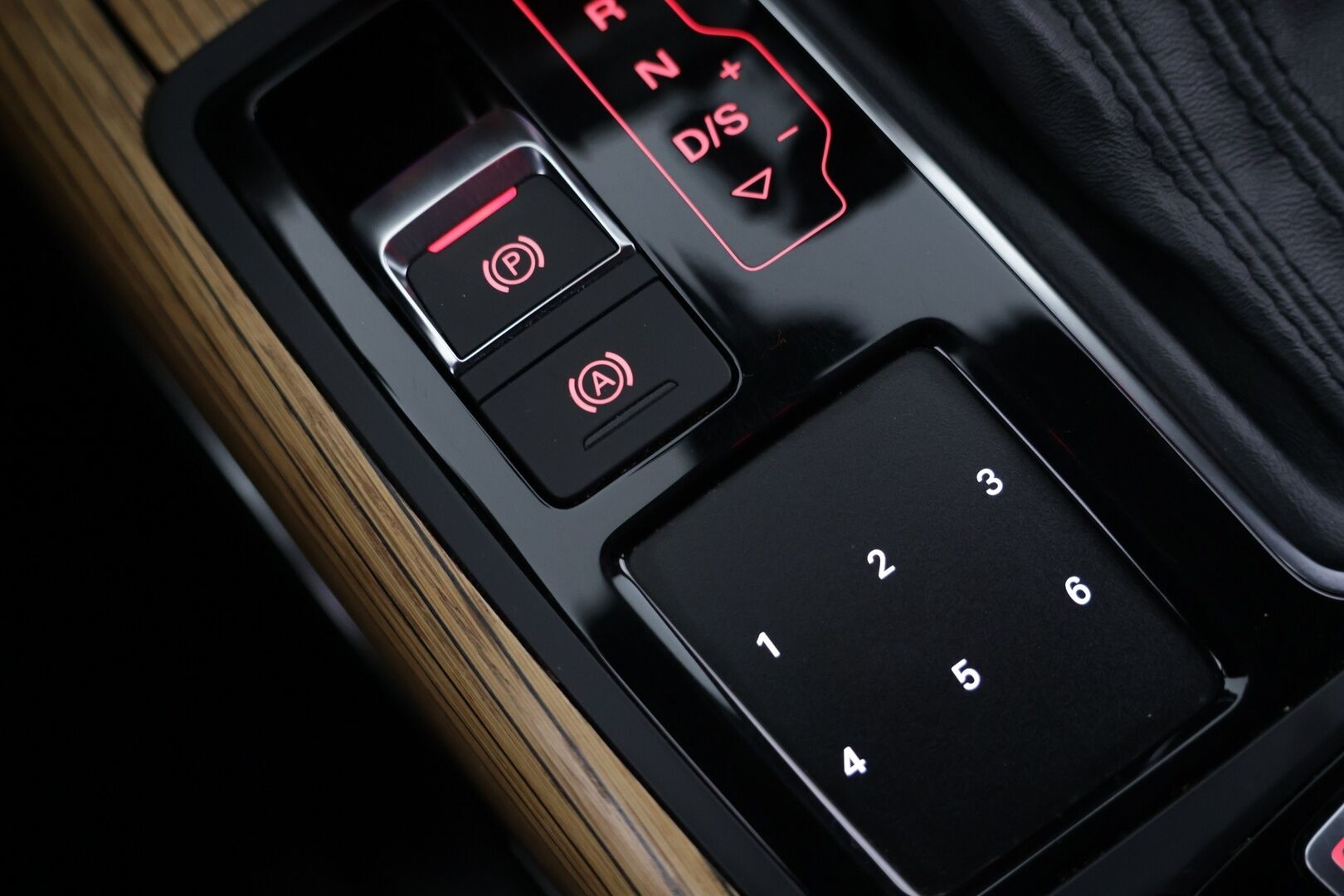 Audi A6 2014 Sedan 3,0 V6 TDI 150 kW quattro S tronic Start-Stop - S-Line / Sporttipenkit sähköllä / Ilma-alusta / Nahkasisusta / Adapt. Vakkari / BOSE / P.Kamera / Webasto