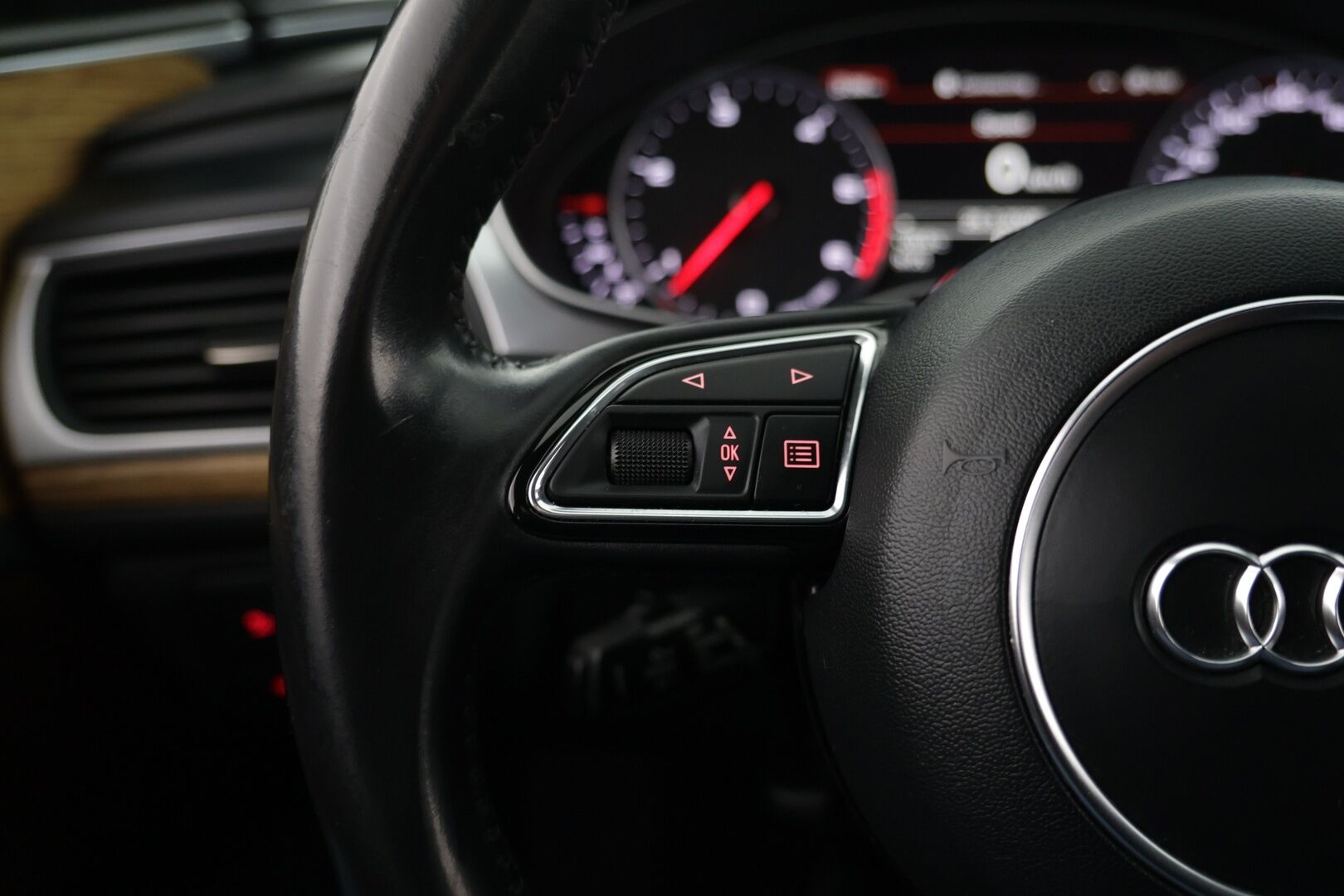 Audi A6 2014 Sedan 3,0 V6 TDI 150 kW quattro S tronic Start-Stop - S-Line / Sporttipenkit sähköllä / Ilma-alusta / Nahkasisusta / Adapt. Vakkari / BOSE / P.Kamera / Webasto