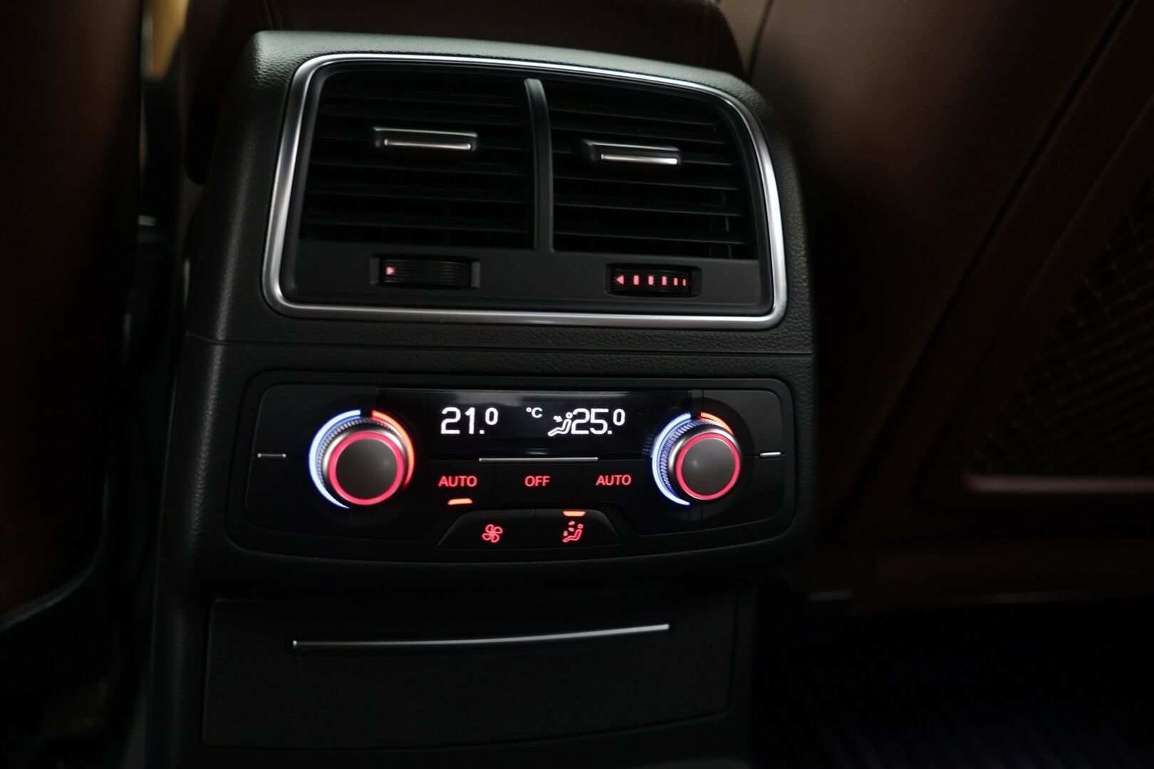 Audi A6 2014 Sedan 3,0 V6 TDI 150 kW quattro S tronic Start-Stop / Ilma-alusta / ACC / Urheilusituimet sähköllä / S-Line - Juuri saapunut / Neliveto / Nahkasisusta / 