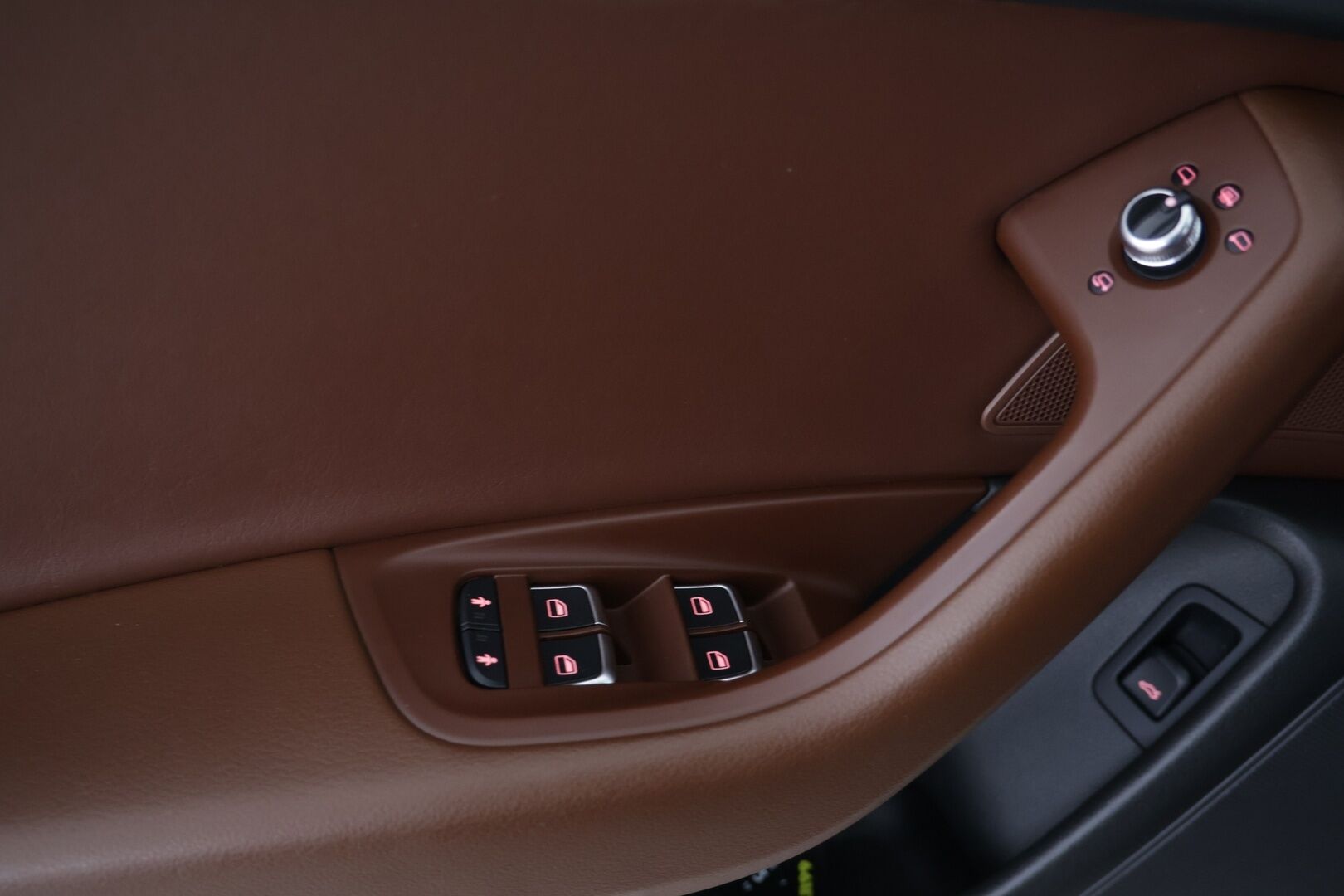 Audi A6 2014 Sedan 3,0 V6 TDI 150 kW quattro S tronic Start-Stop / Ilma-alusta / ACC / Urheilusituimet sähköllä / S-Line - Juuri saapunut / Neliveto / Nahkasisusta / 