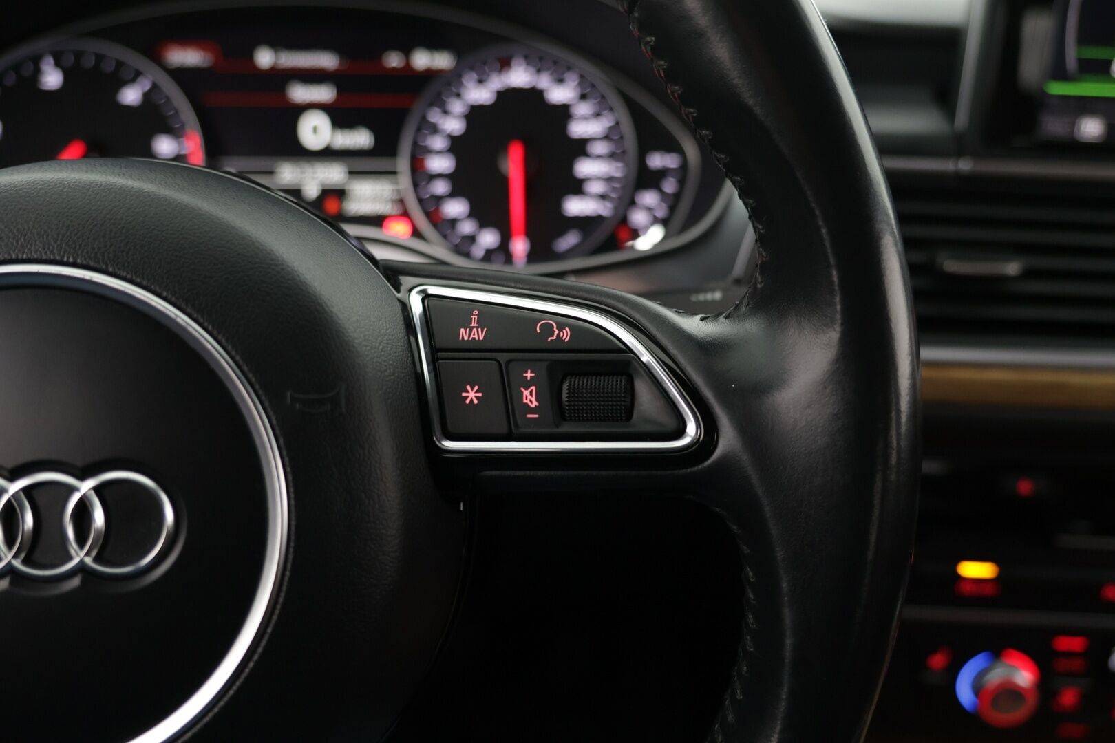 Audi A6 2014 Sedan 3,0 V6 TDI 150 kW quattro S tronic Start-Stop / Ilma-alusta / ACC / Urheilusituimet sähköllä / S-Line - Juuri saapunut / Neliveto / Nahkasisusta / 